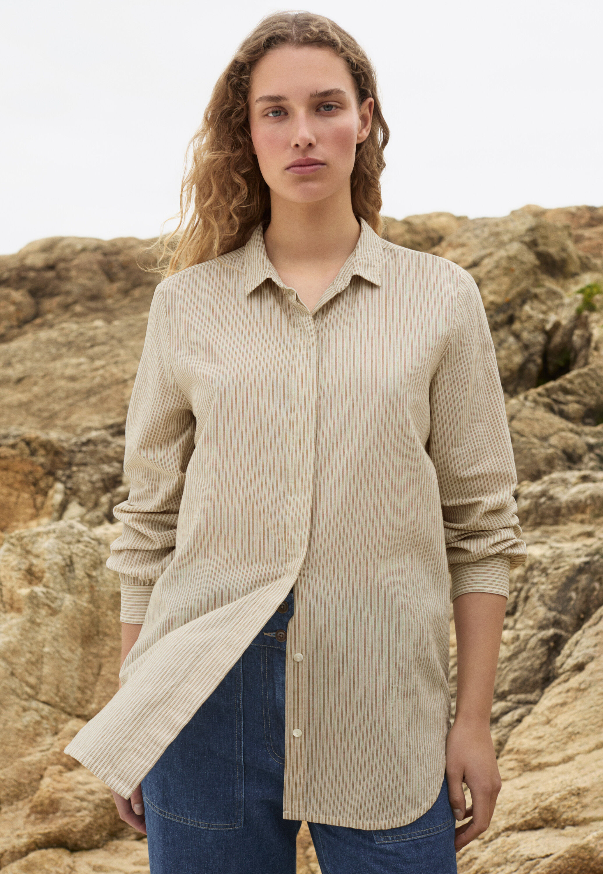 Curved hem shirt