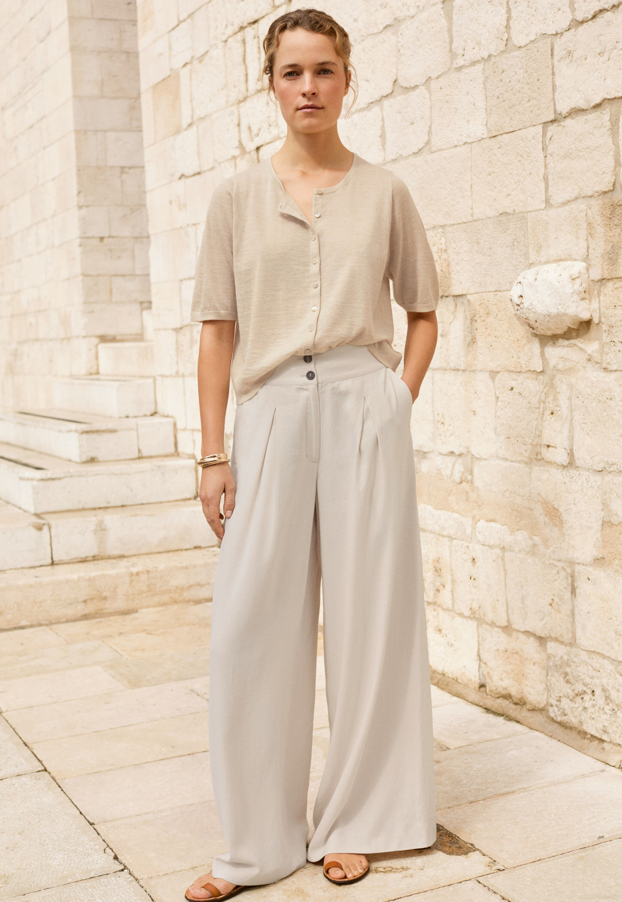 Wide-leg trousers