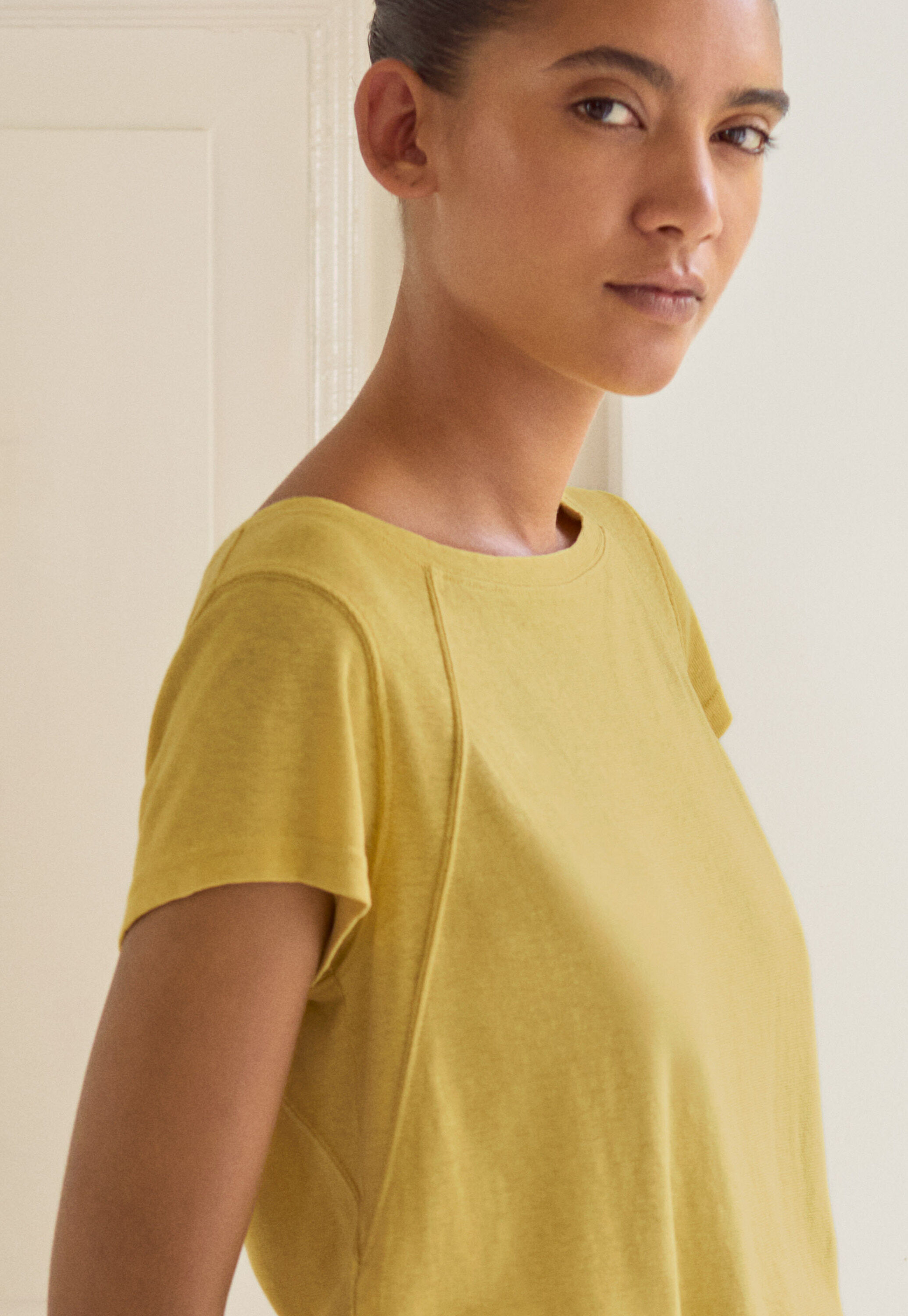 Raglan-sleeve top
