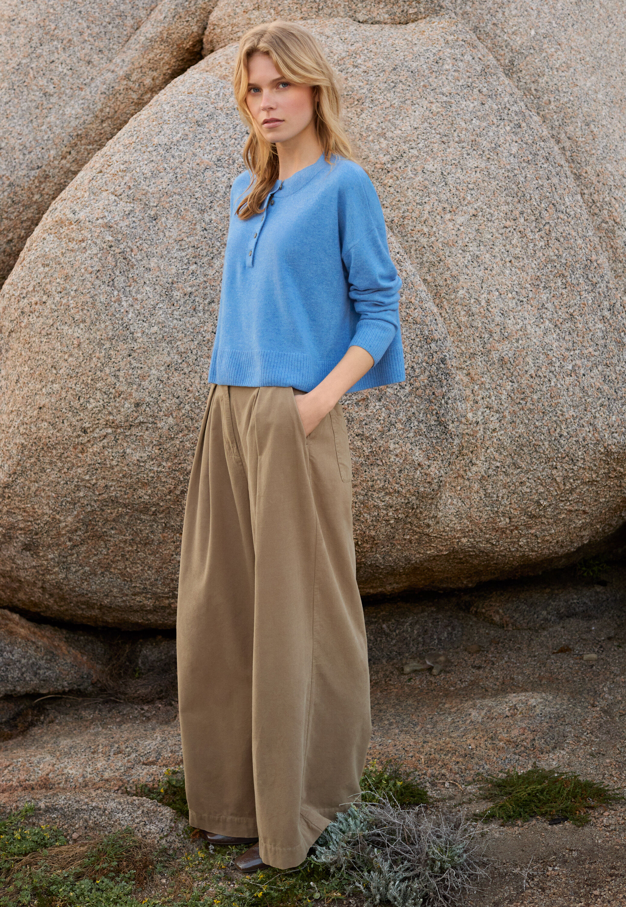 Fine cord wide-leg trousers, Soft brown, large