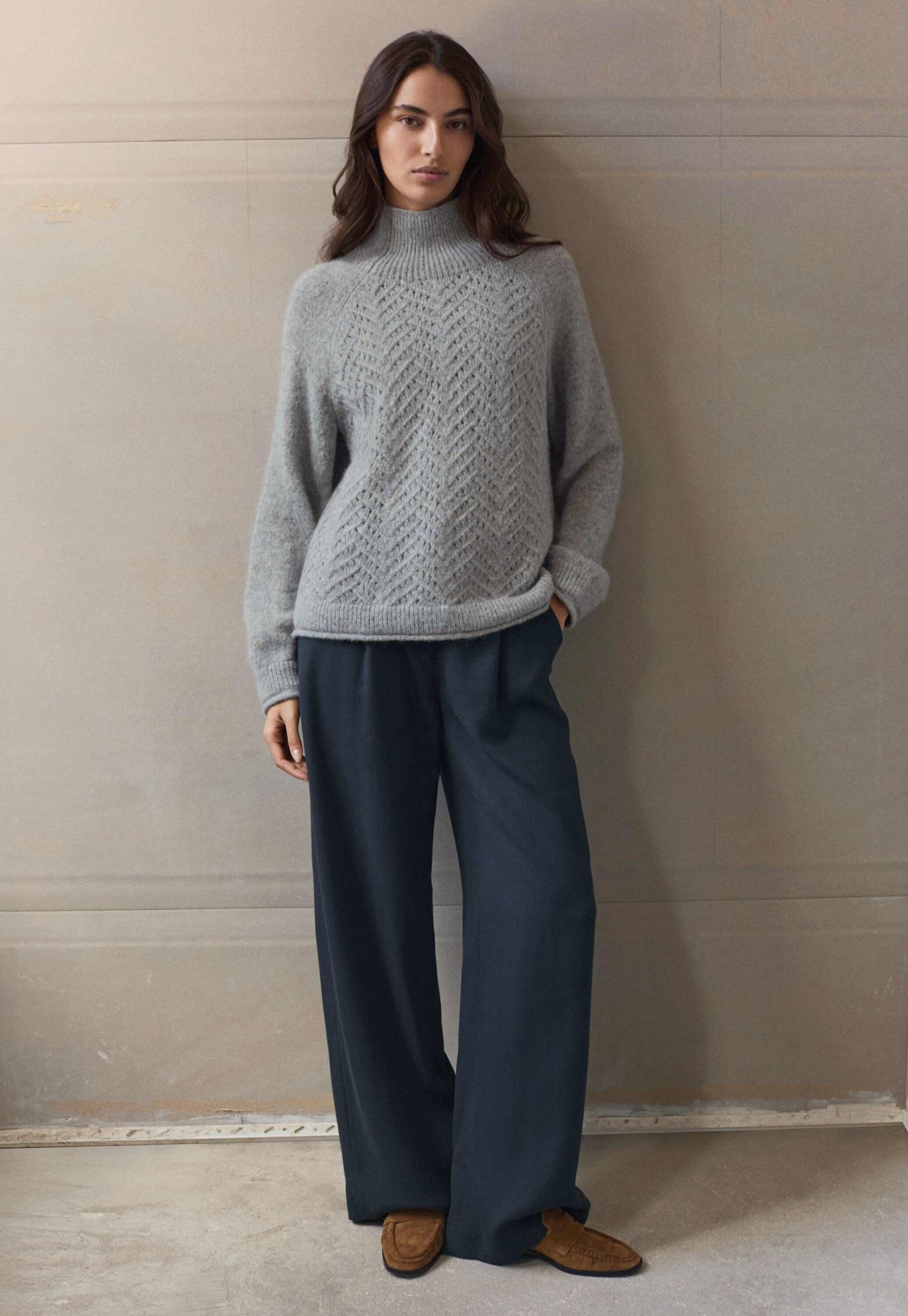 Tailored wide-leg trousers