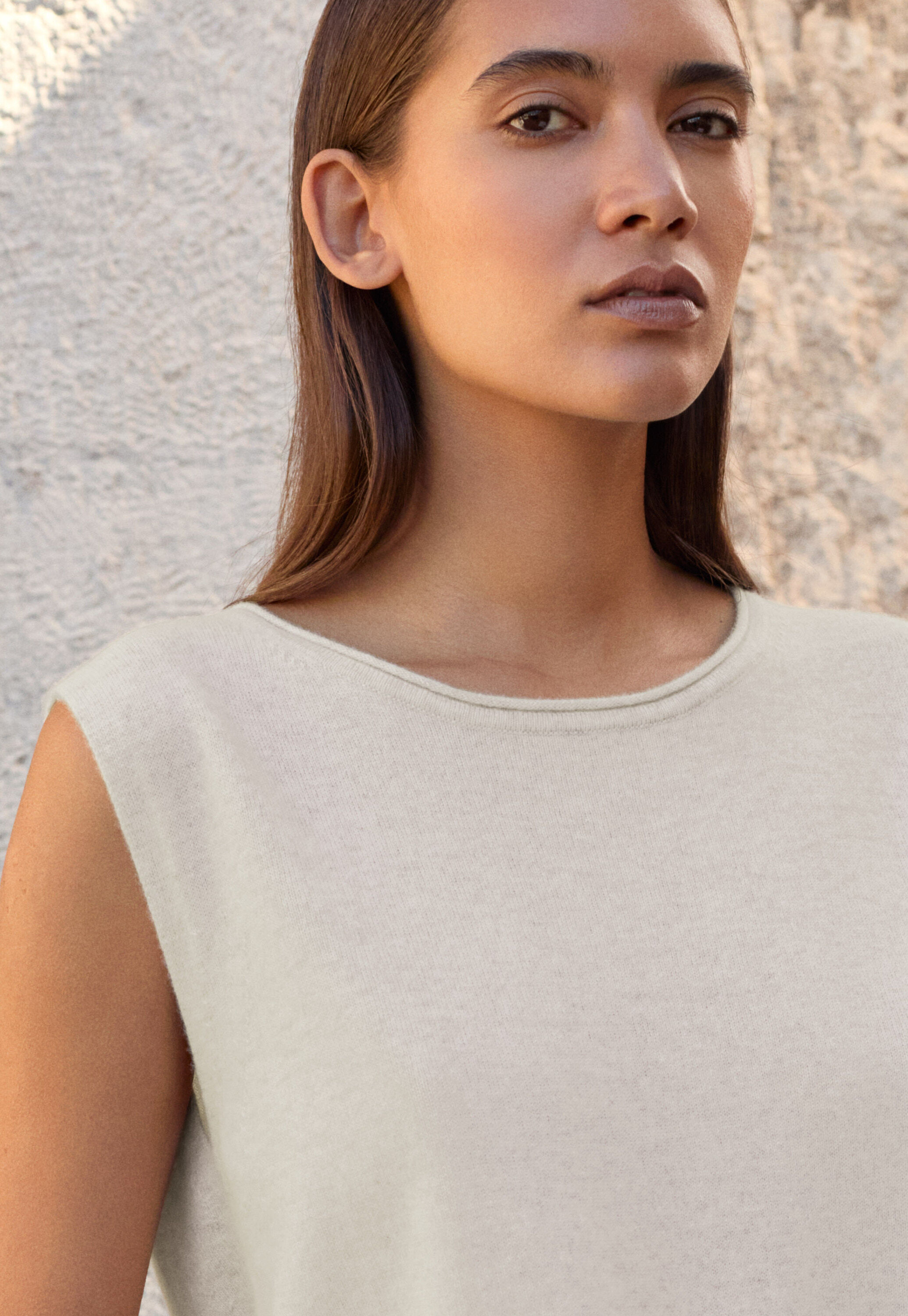 Knitted sleeveless sweater