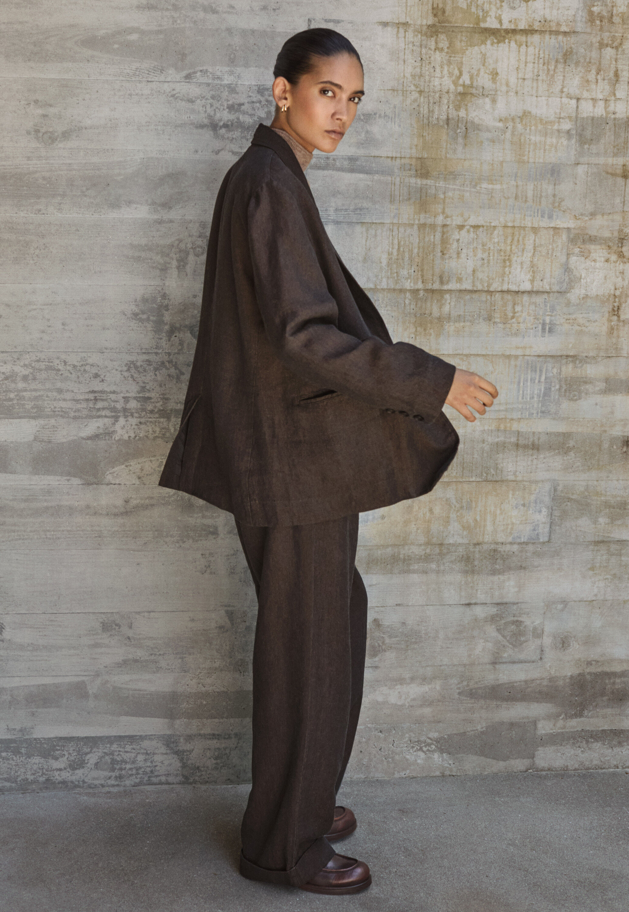 Wide-leg trousers