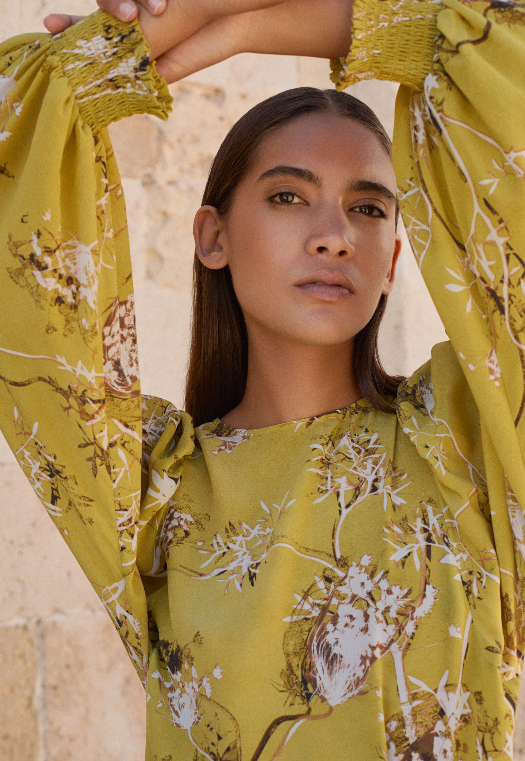 Printed gathered-sleeve blouse