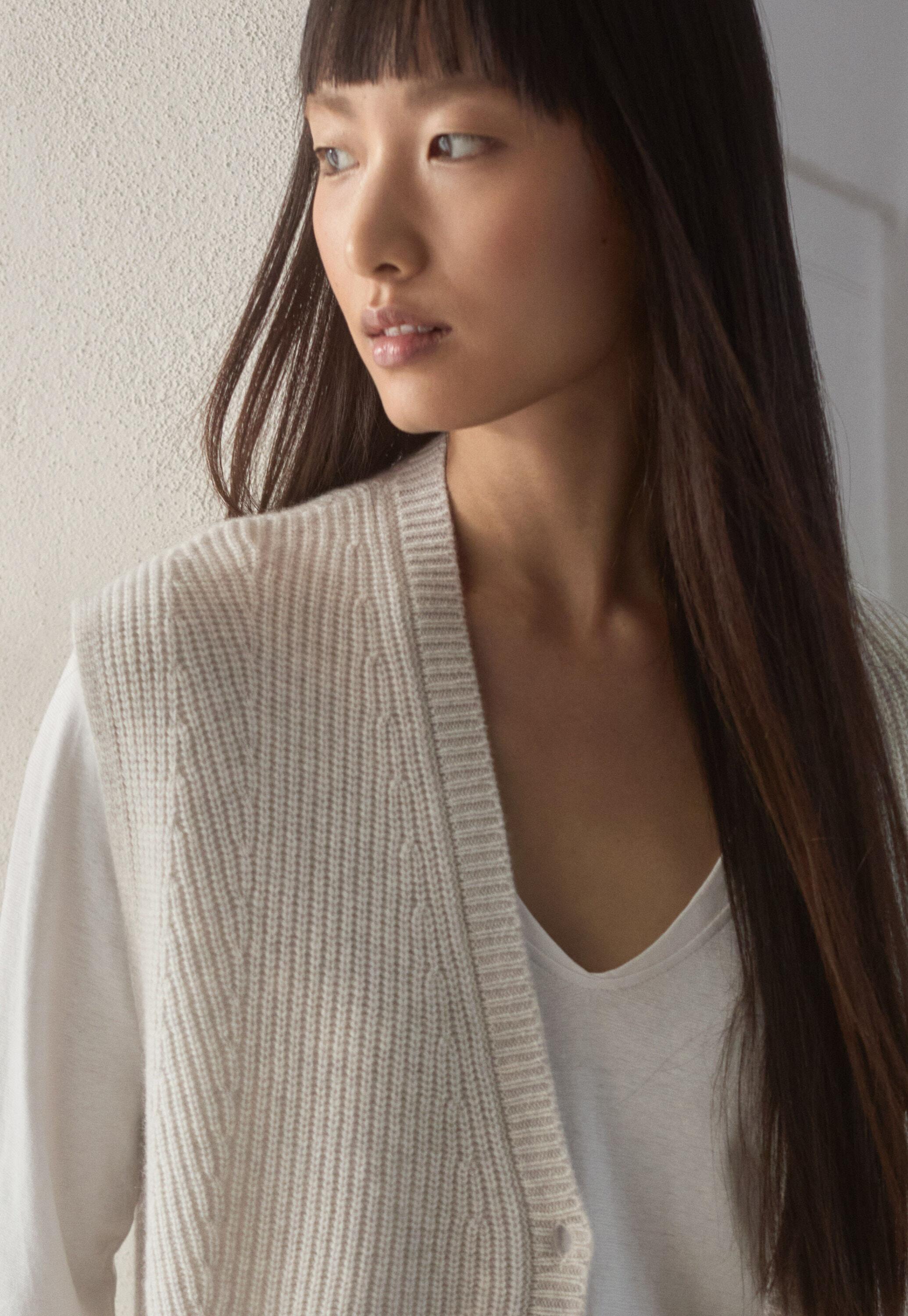 Sleeveless ribbed cardigan
