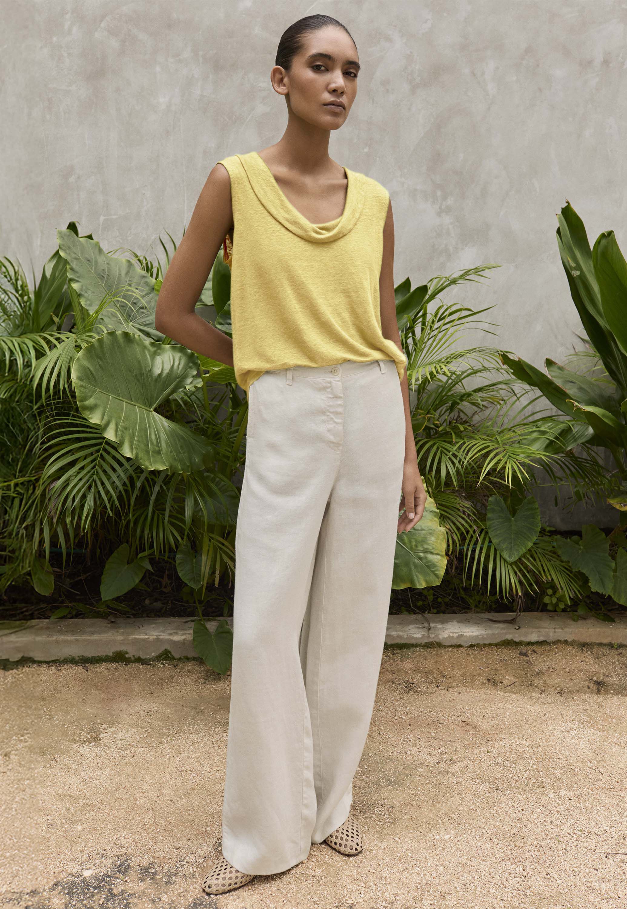 Funnel-neck top