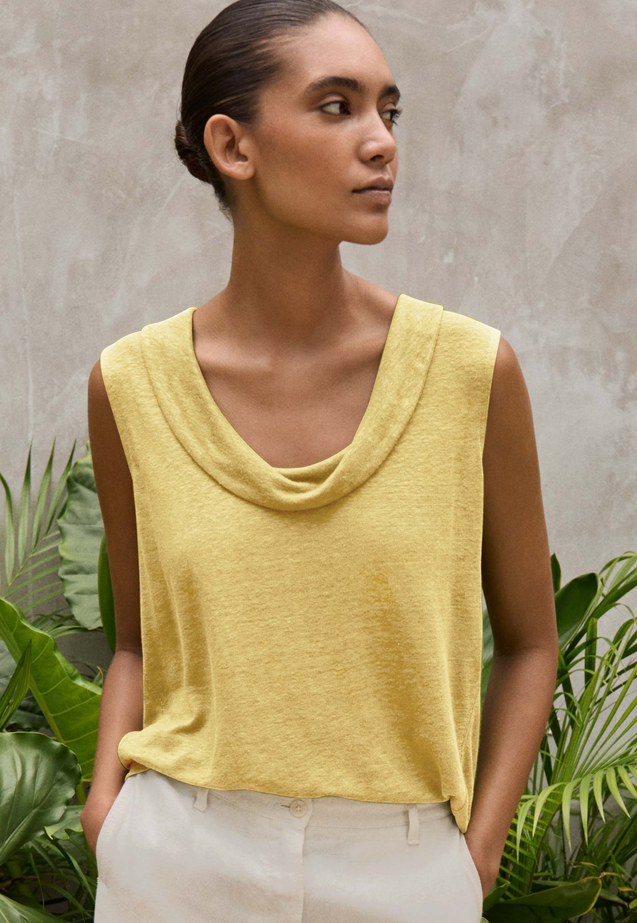 Funnel-neck top