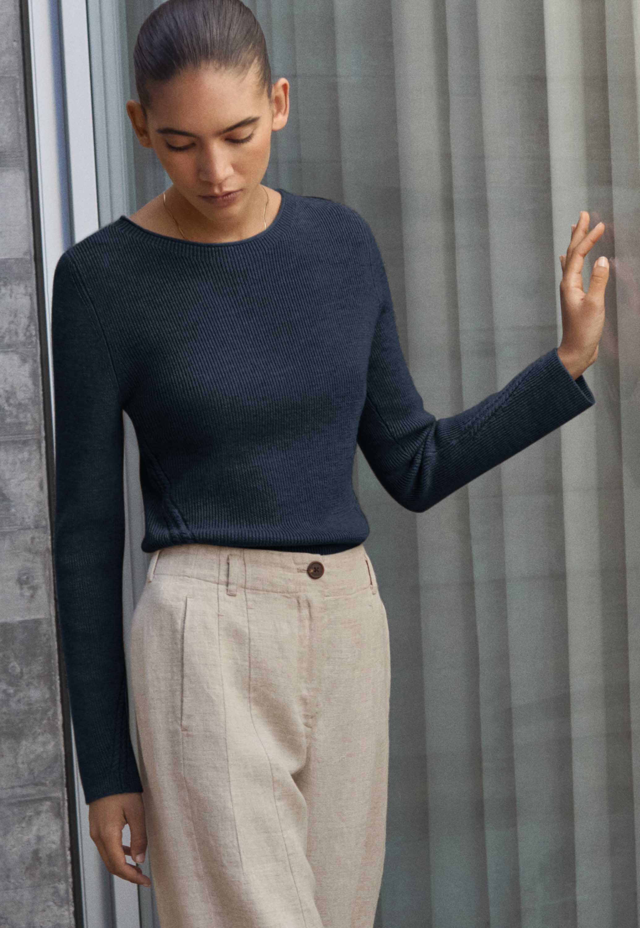Round-neck sweater
