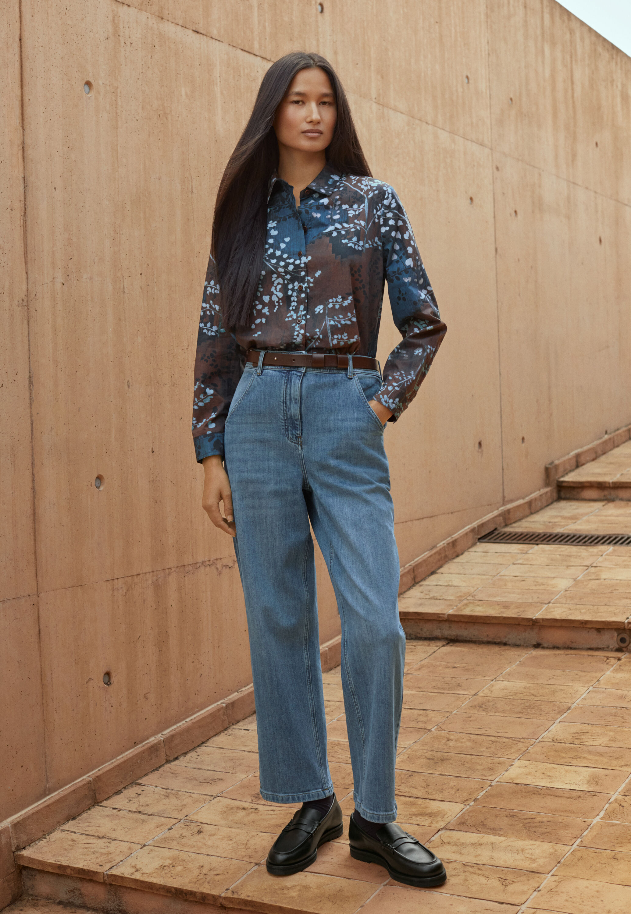 Tapered cropped jeans
