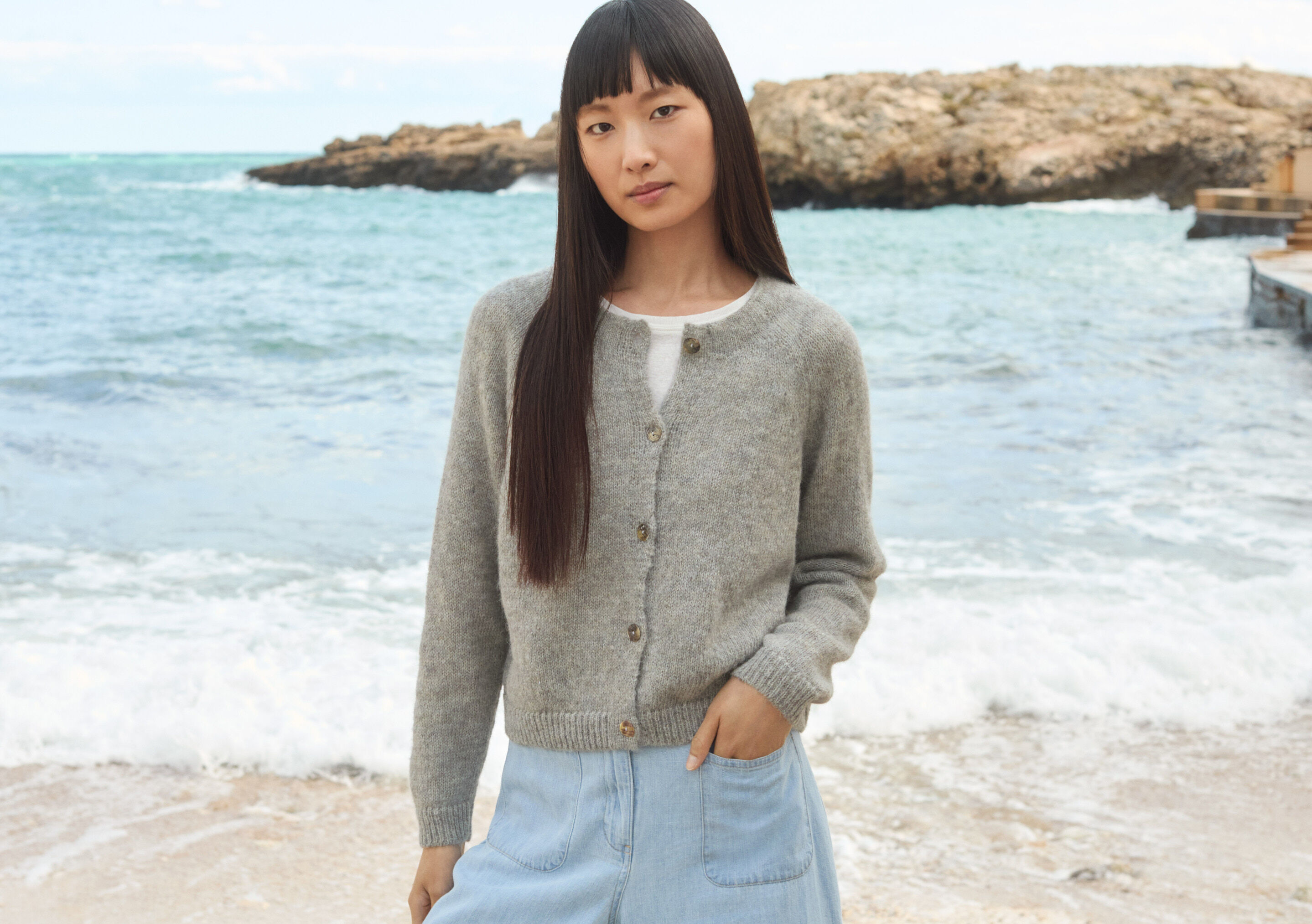 Raglan-sleeve cardigan