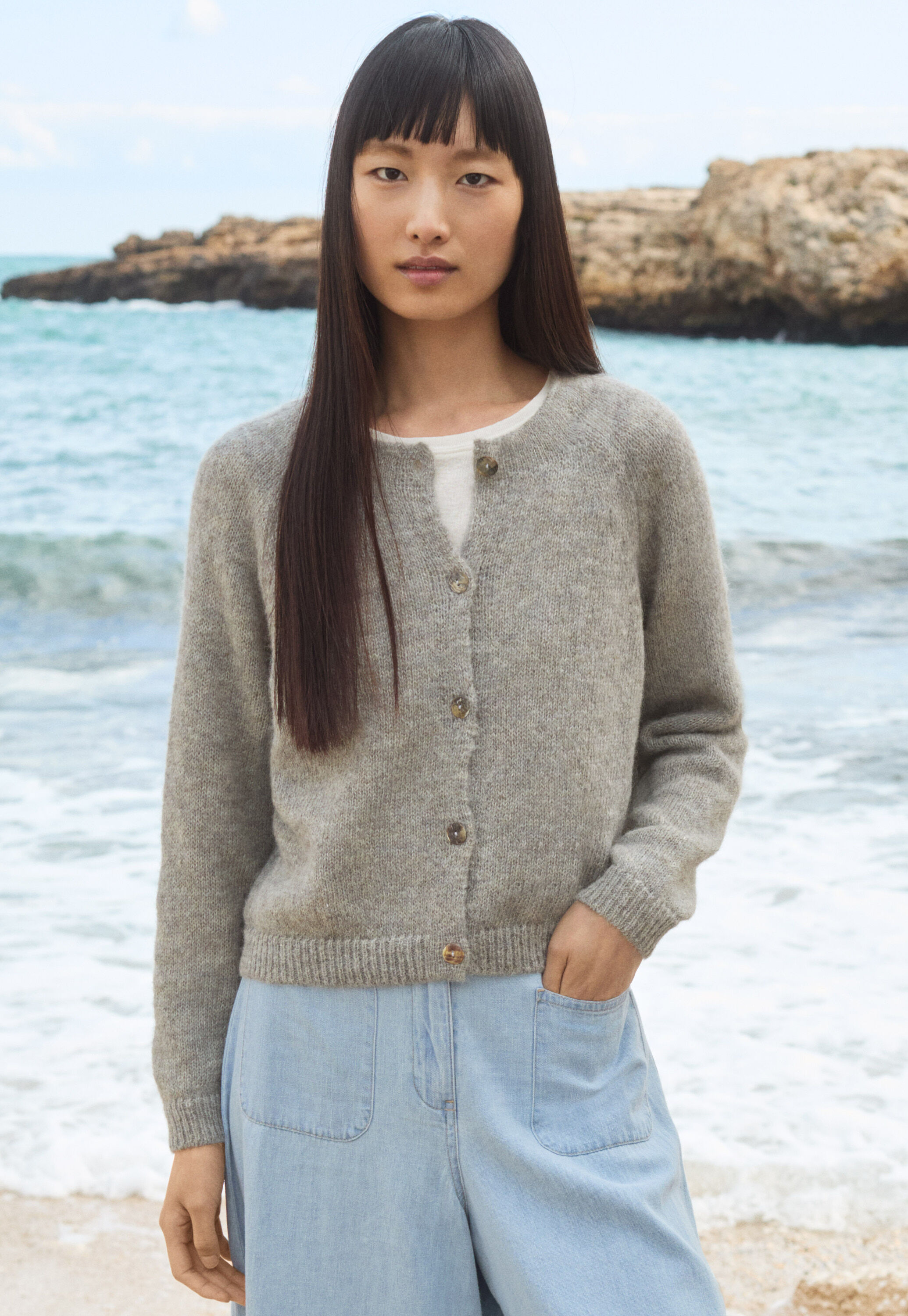 Raglan-sleeve cardigan