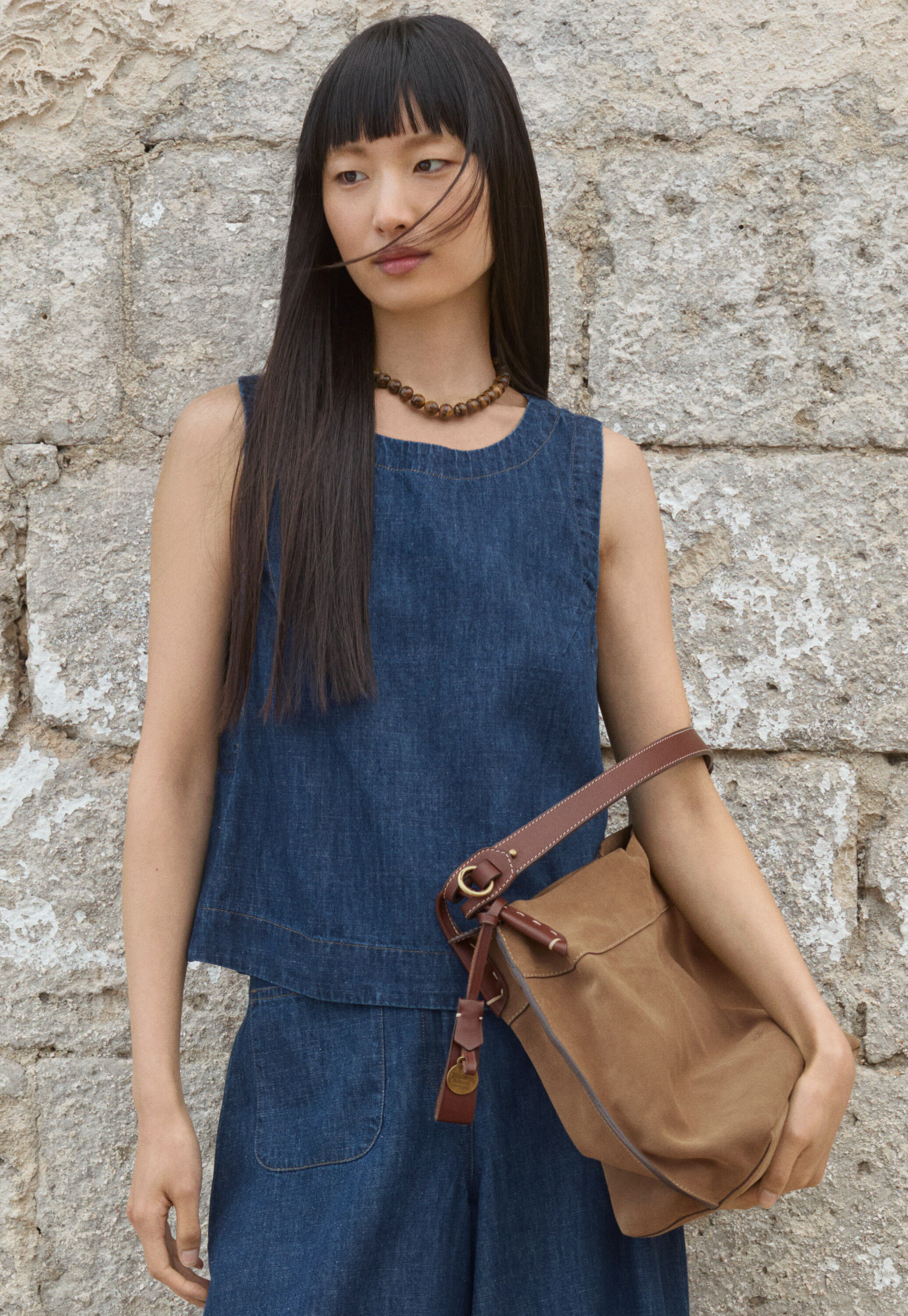 Indigo-dyed sleeveless top
