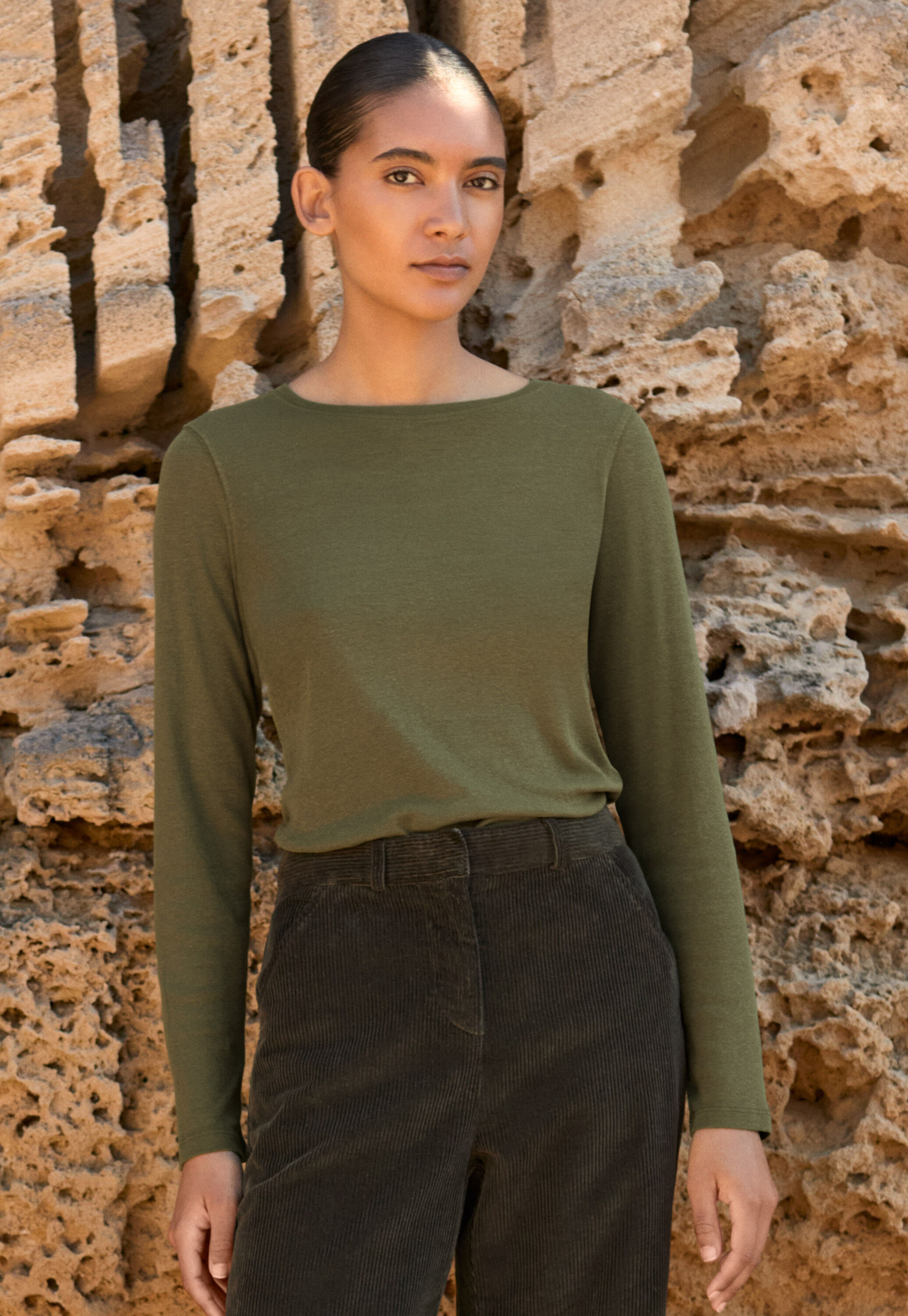 Funnel-neck top