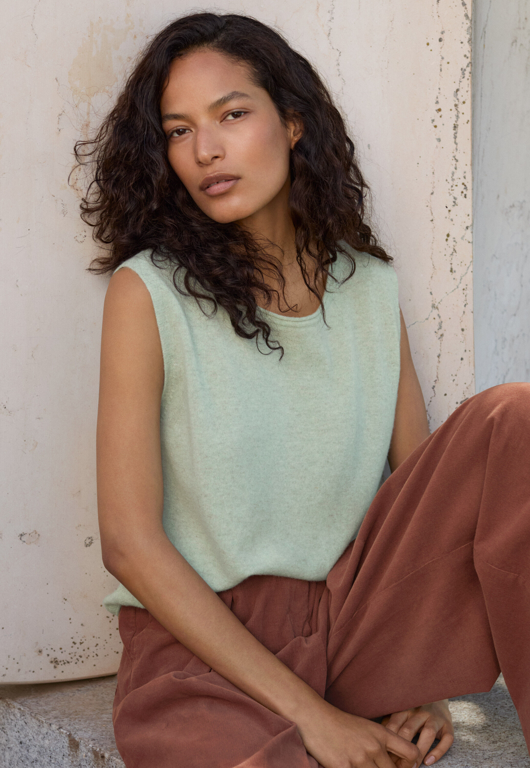 Knitted sleeveless sweater