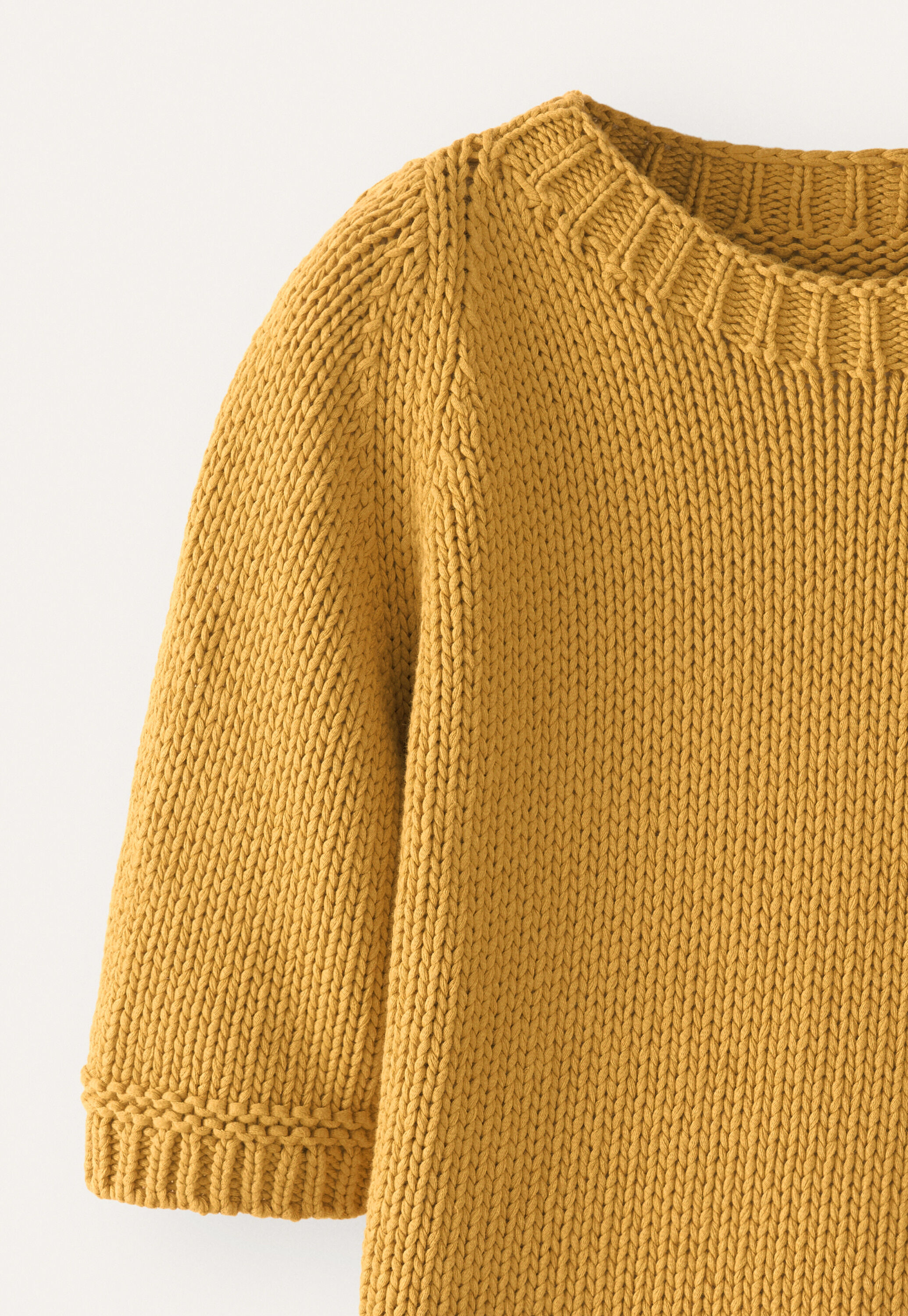 Short-sleeve sweater