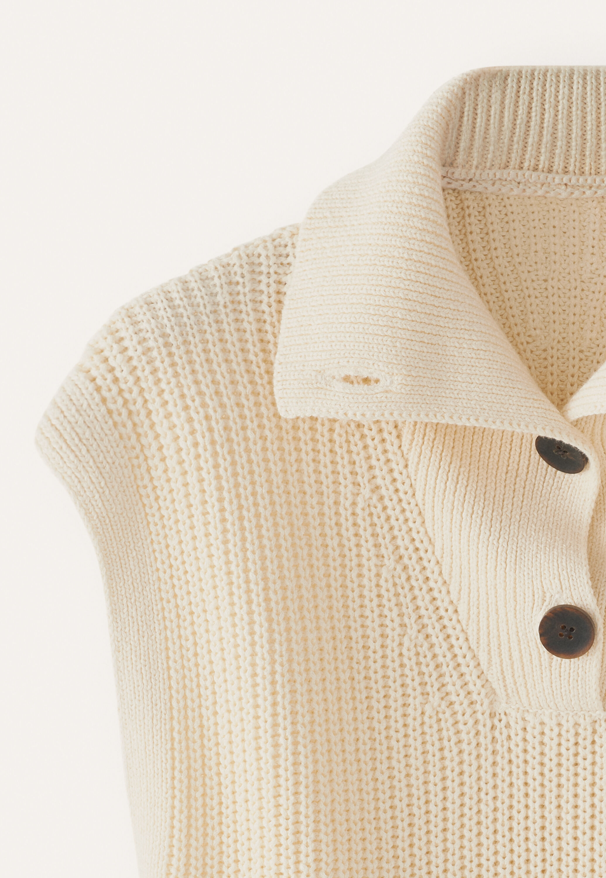 Sleeveless sweater