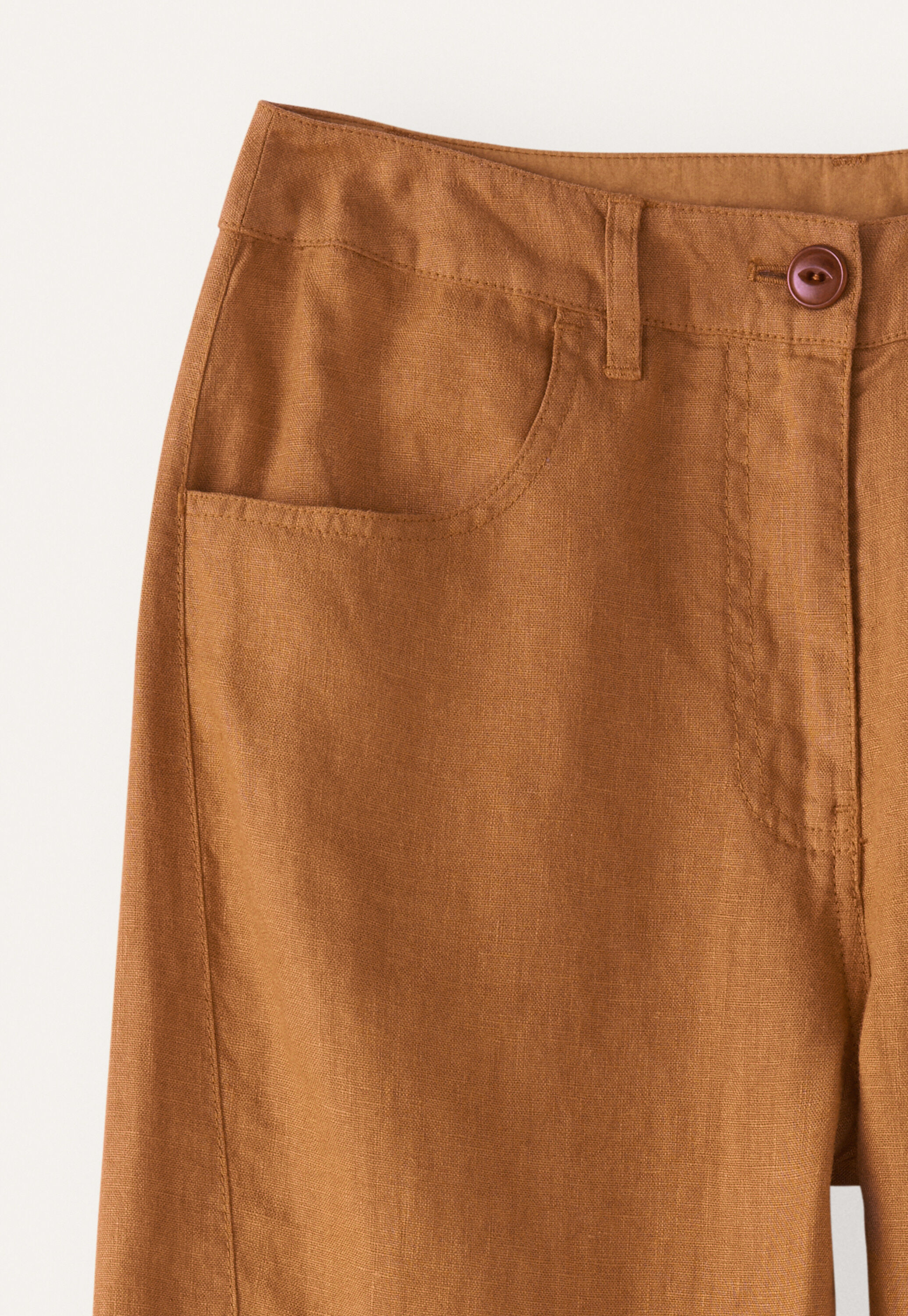 Curved-leg trousers