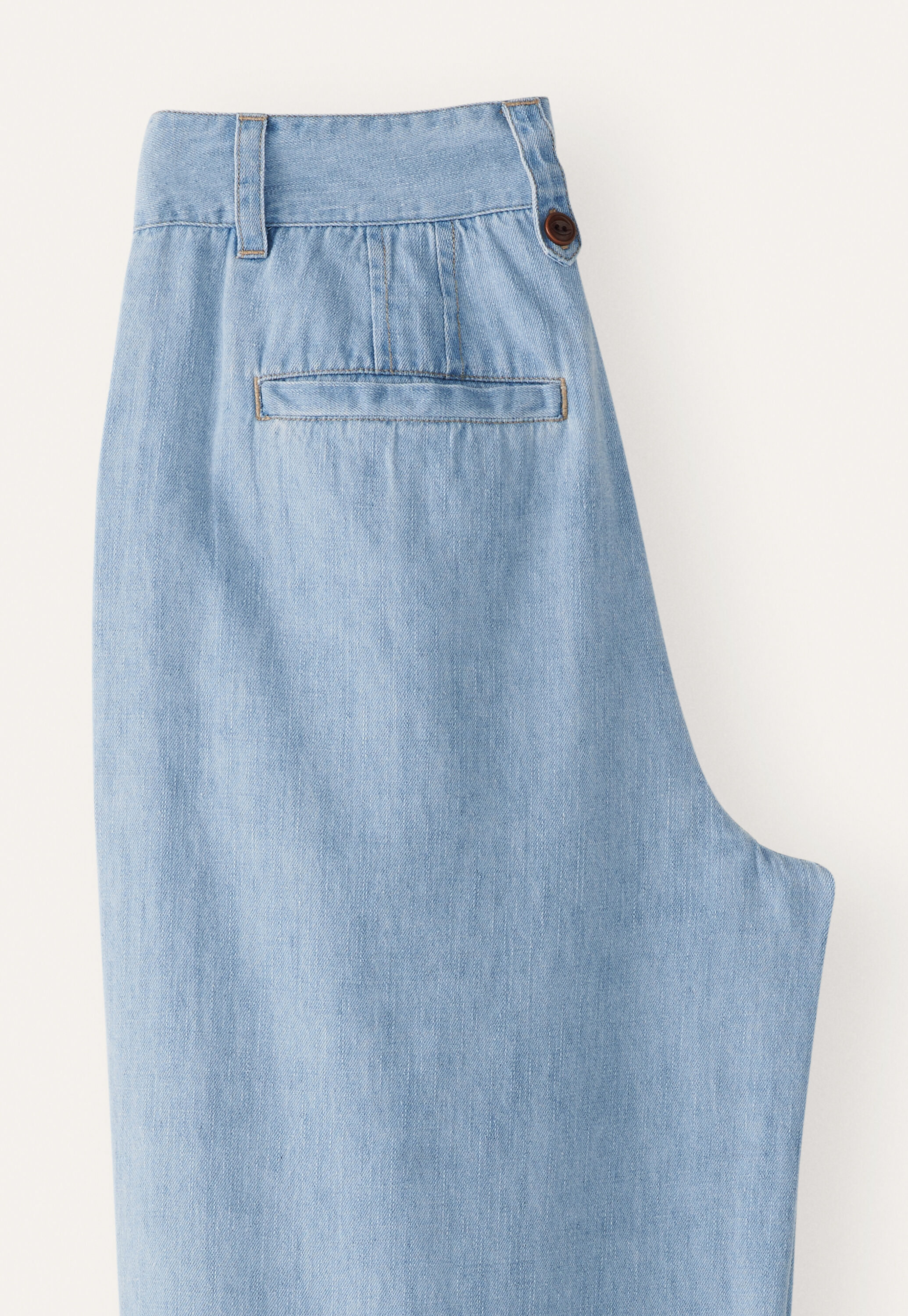 Indigo-dyed cropped trousers