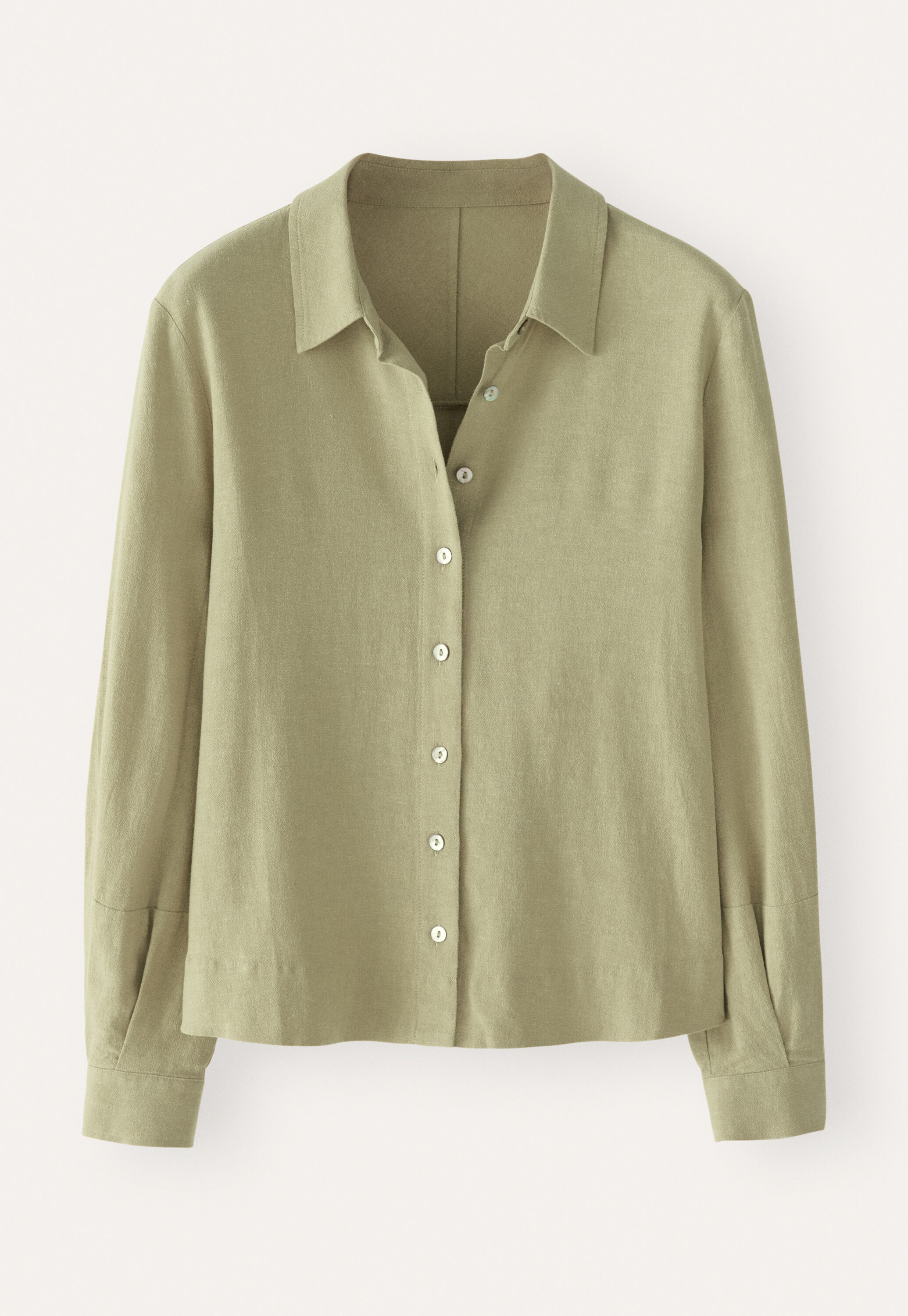 Curved-sleeve blouse