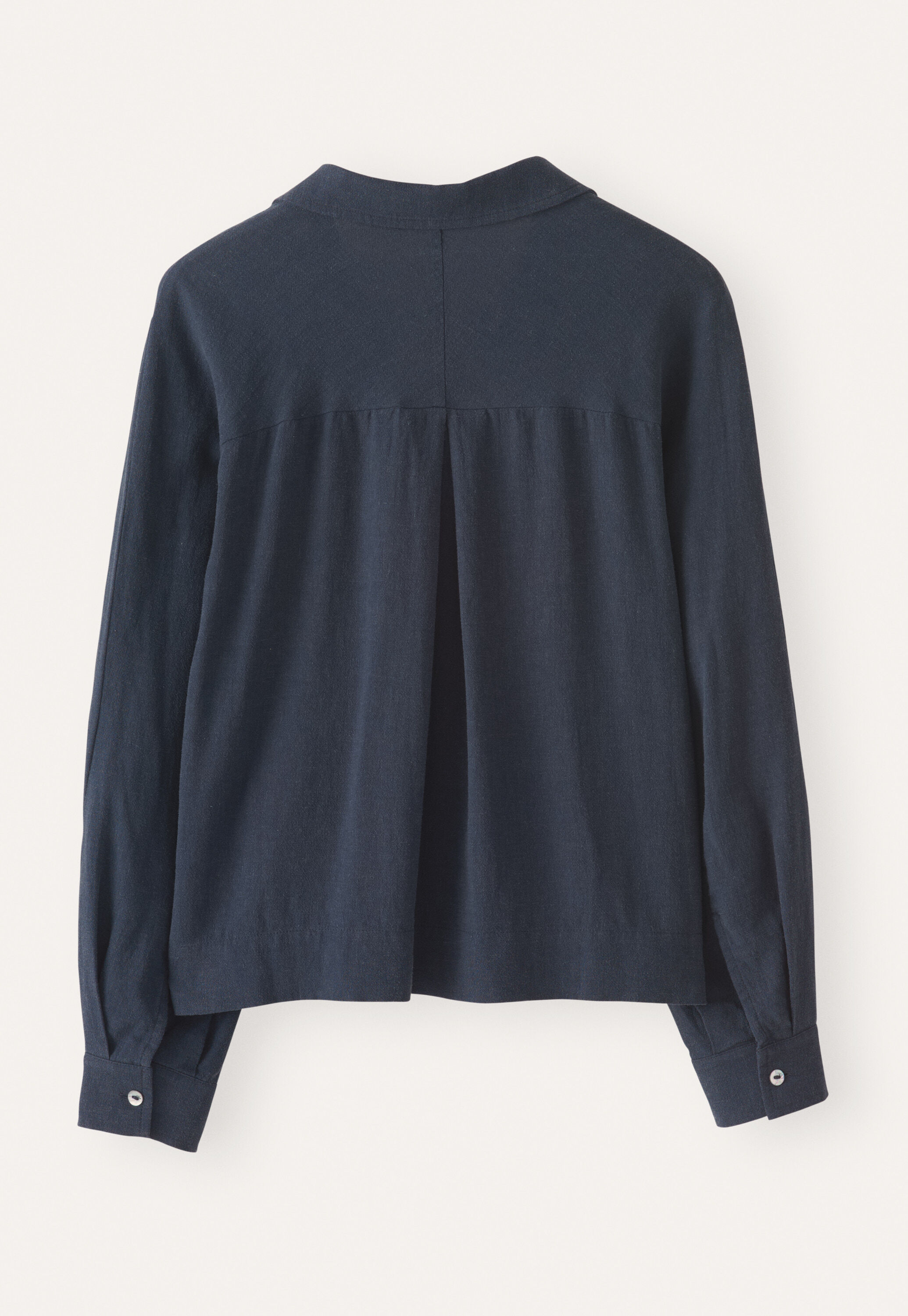 Curved-sleeve blouse