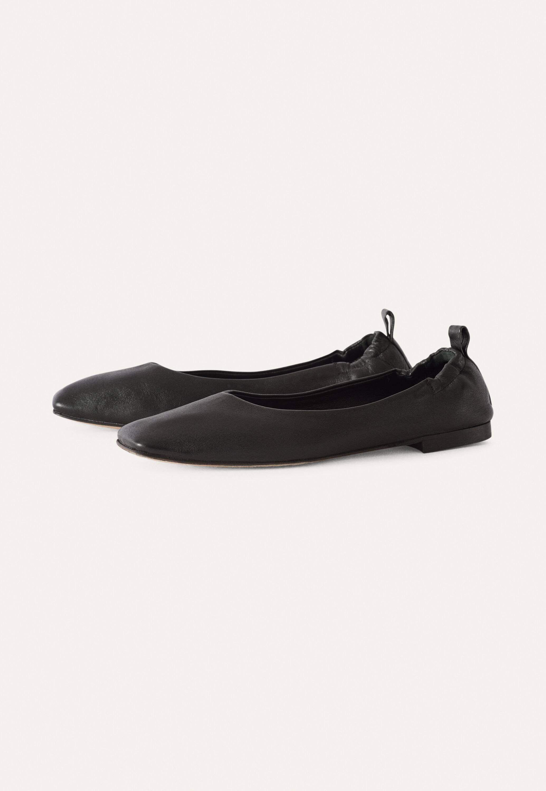 Square-toe pumps