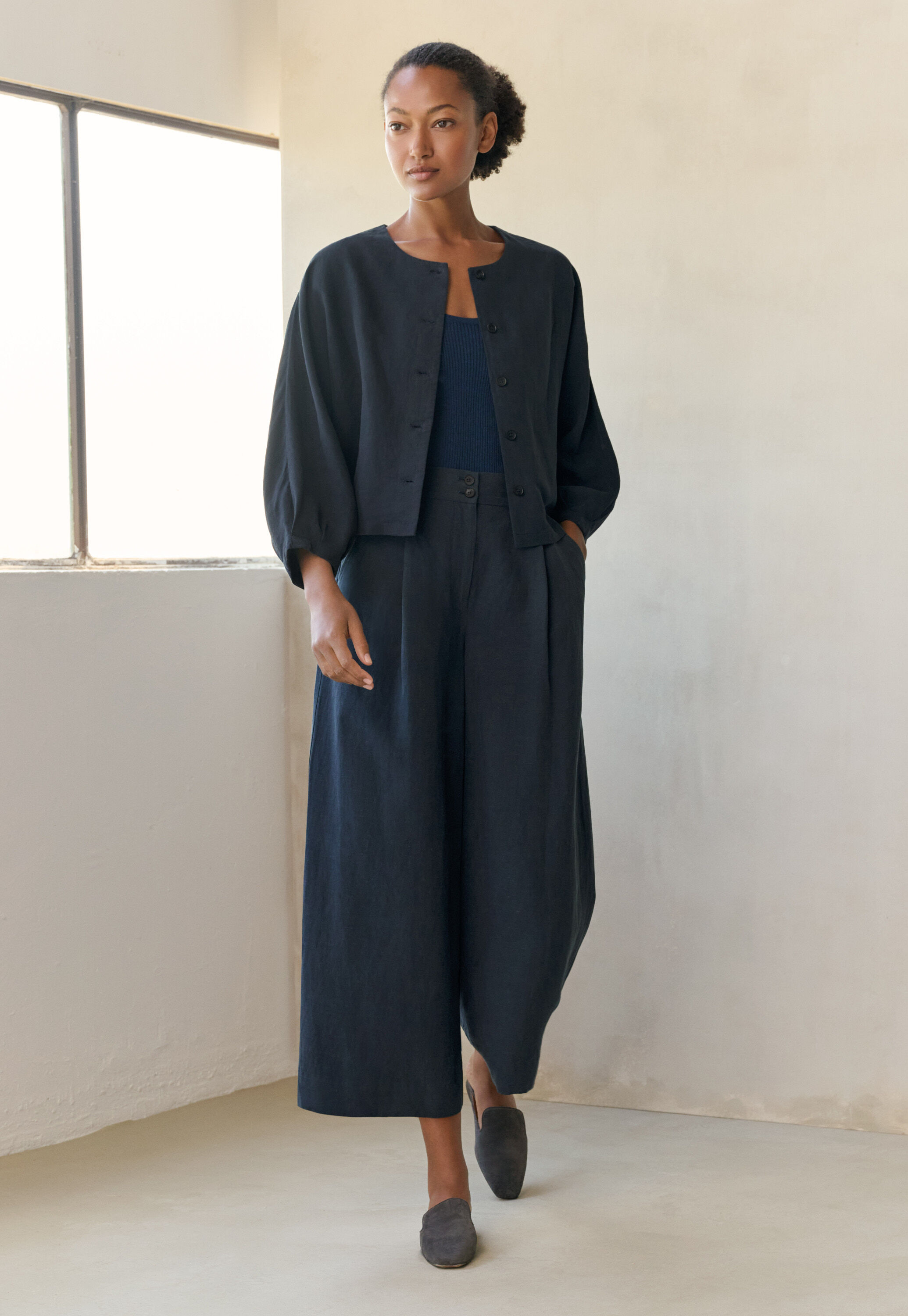 Wide & cropped trousers