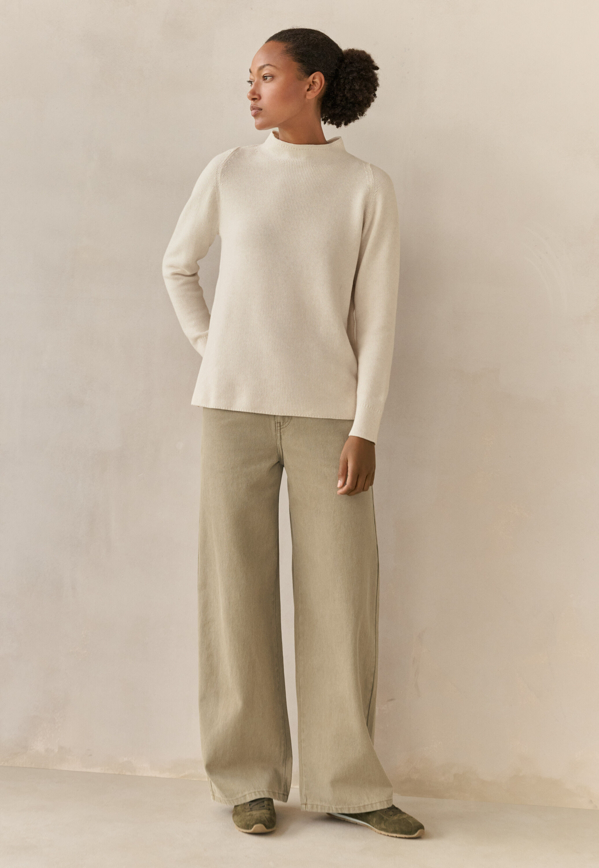 Straight-leg jeans
