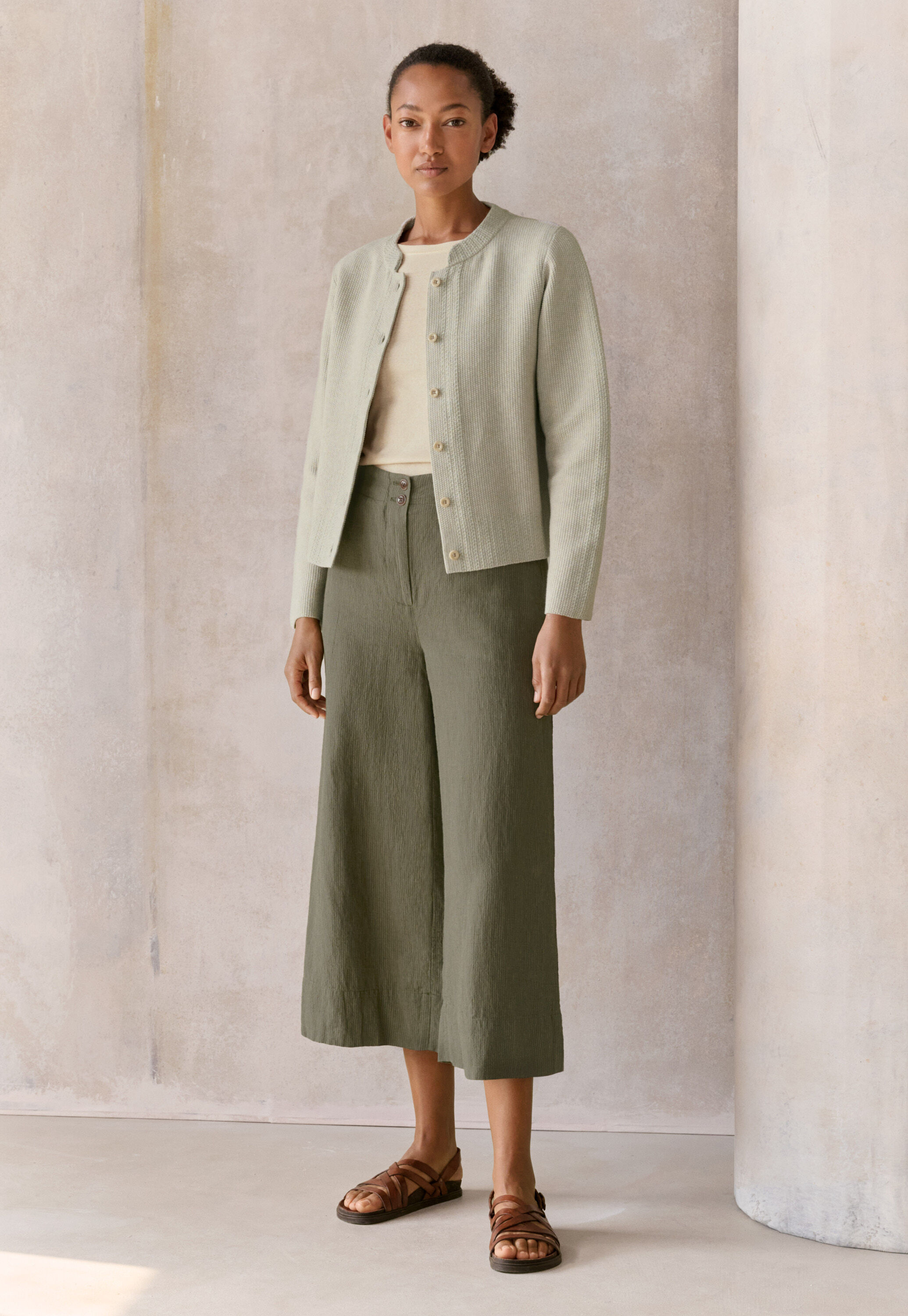 Wide & cropped trousers