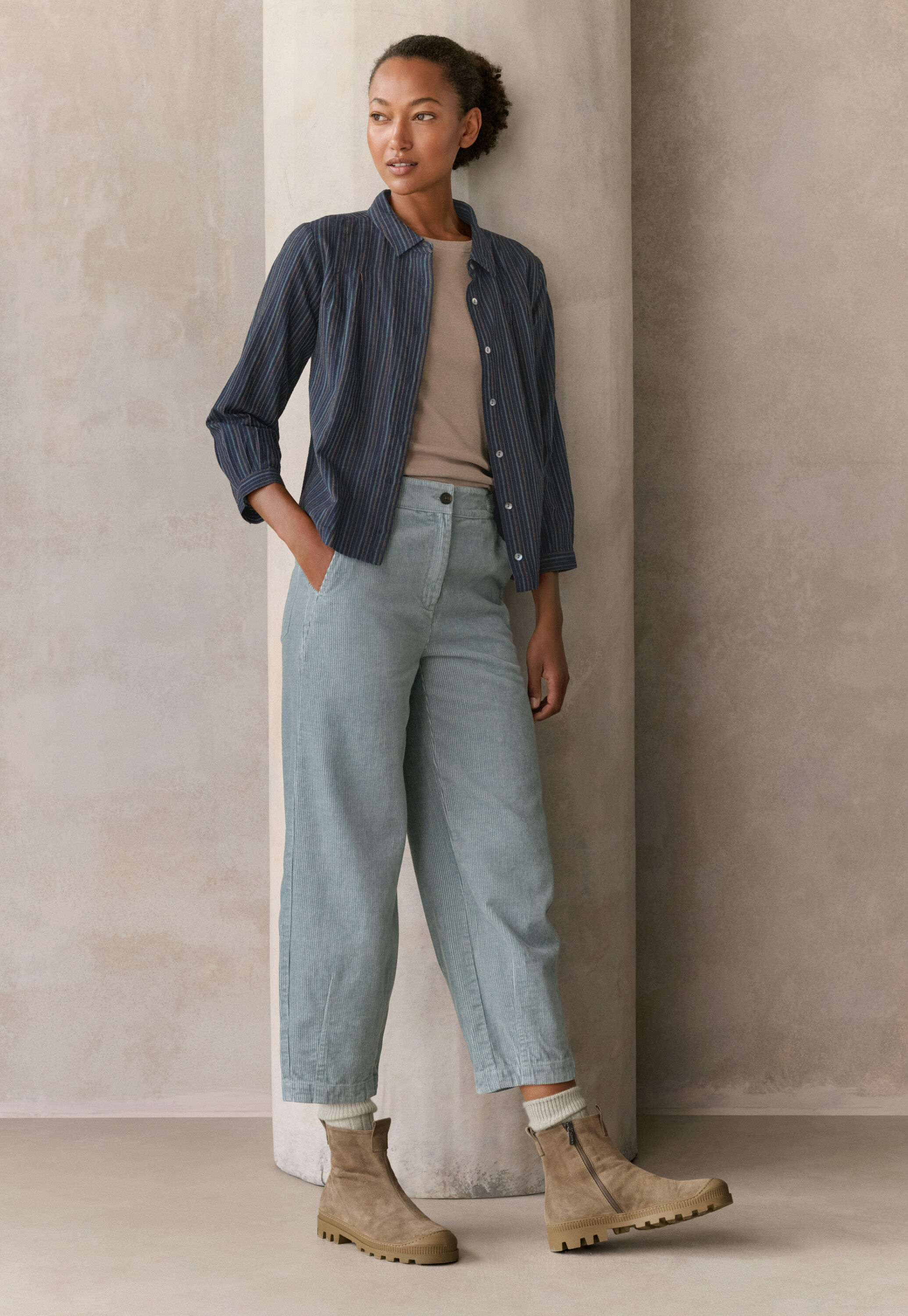 Cropped tapered-leg trousers