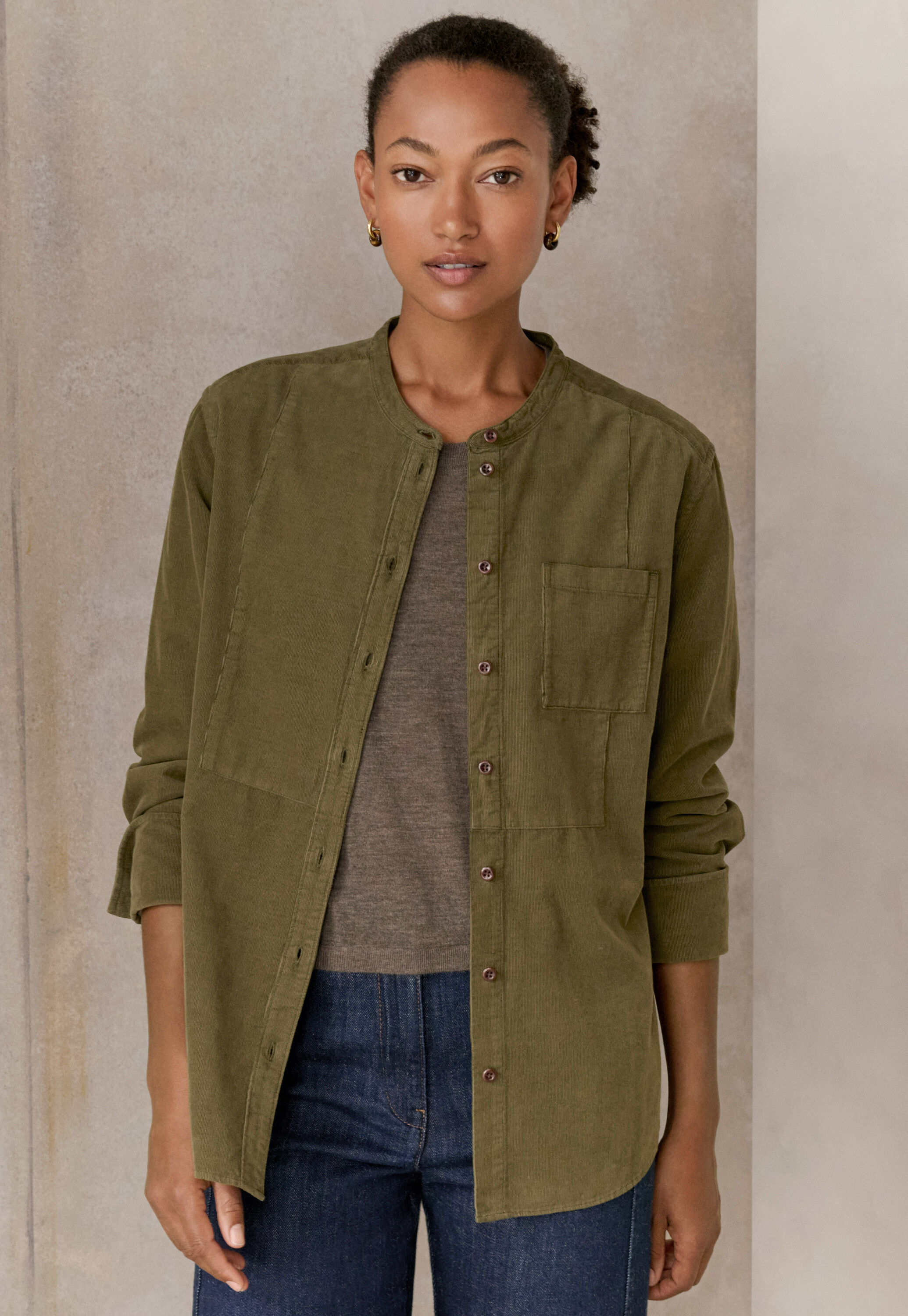 Fine-wale cord shirt