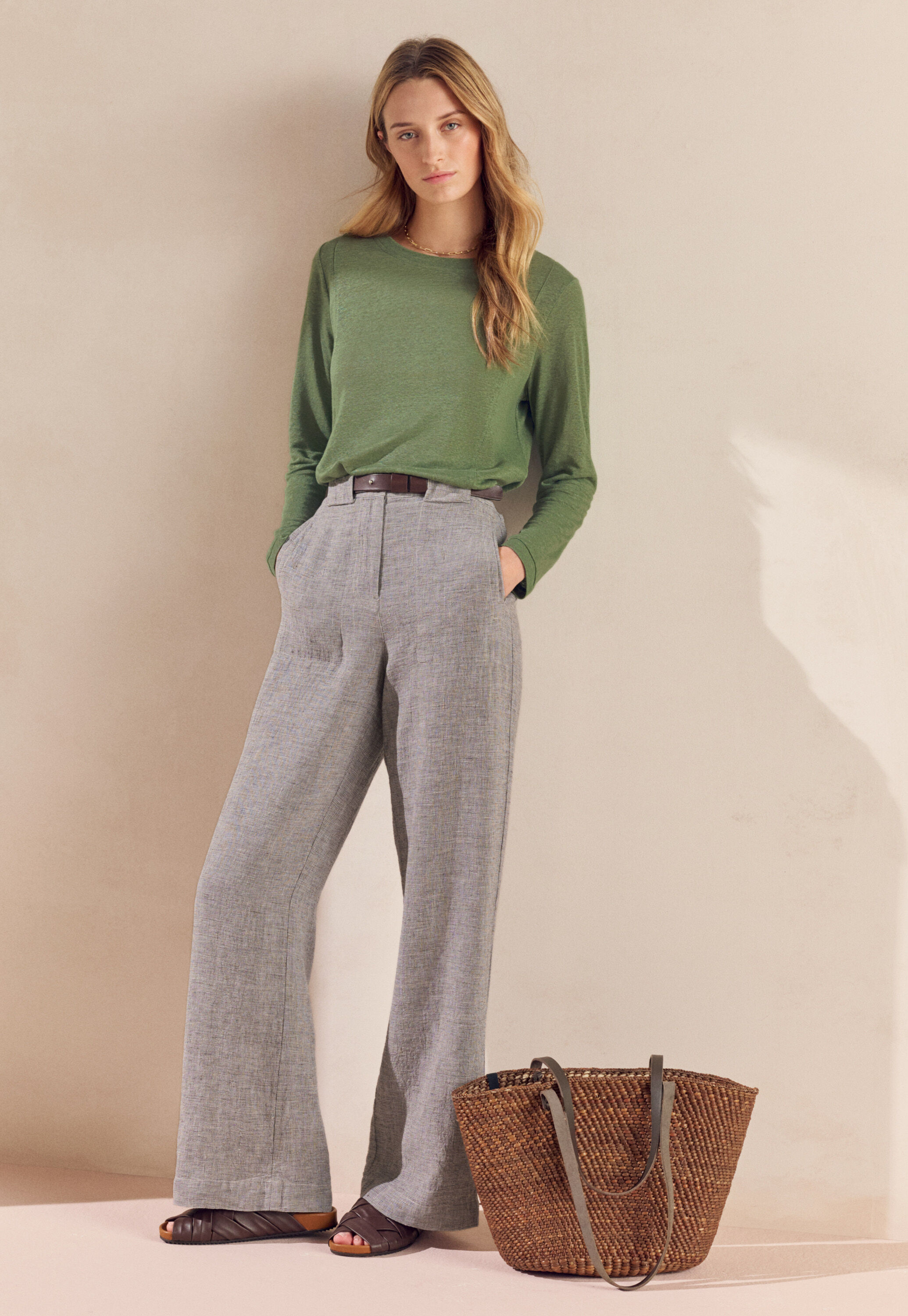 Straight-leg trousers