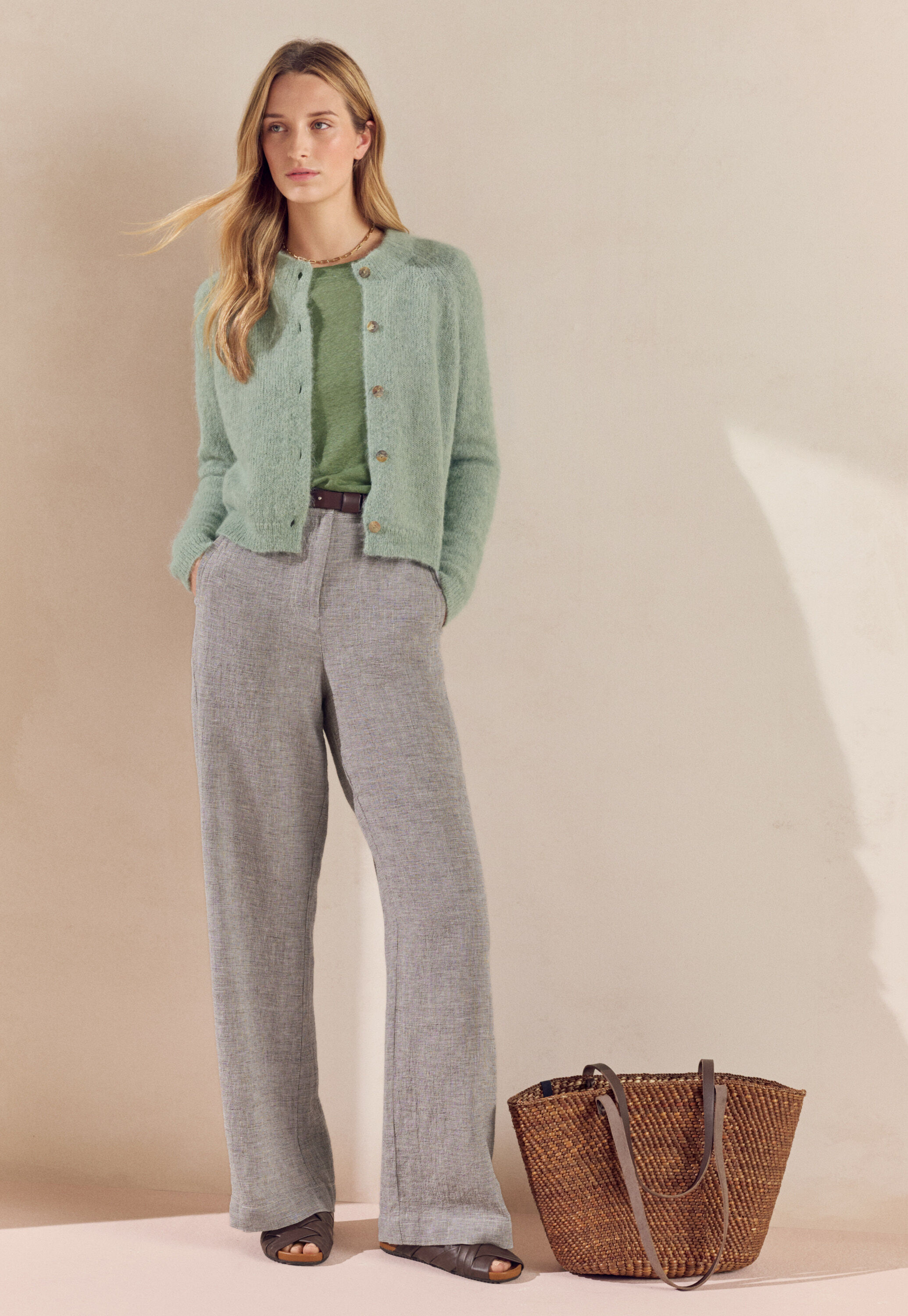 Straight-leg trousers