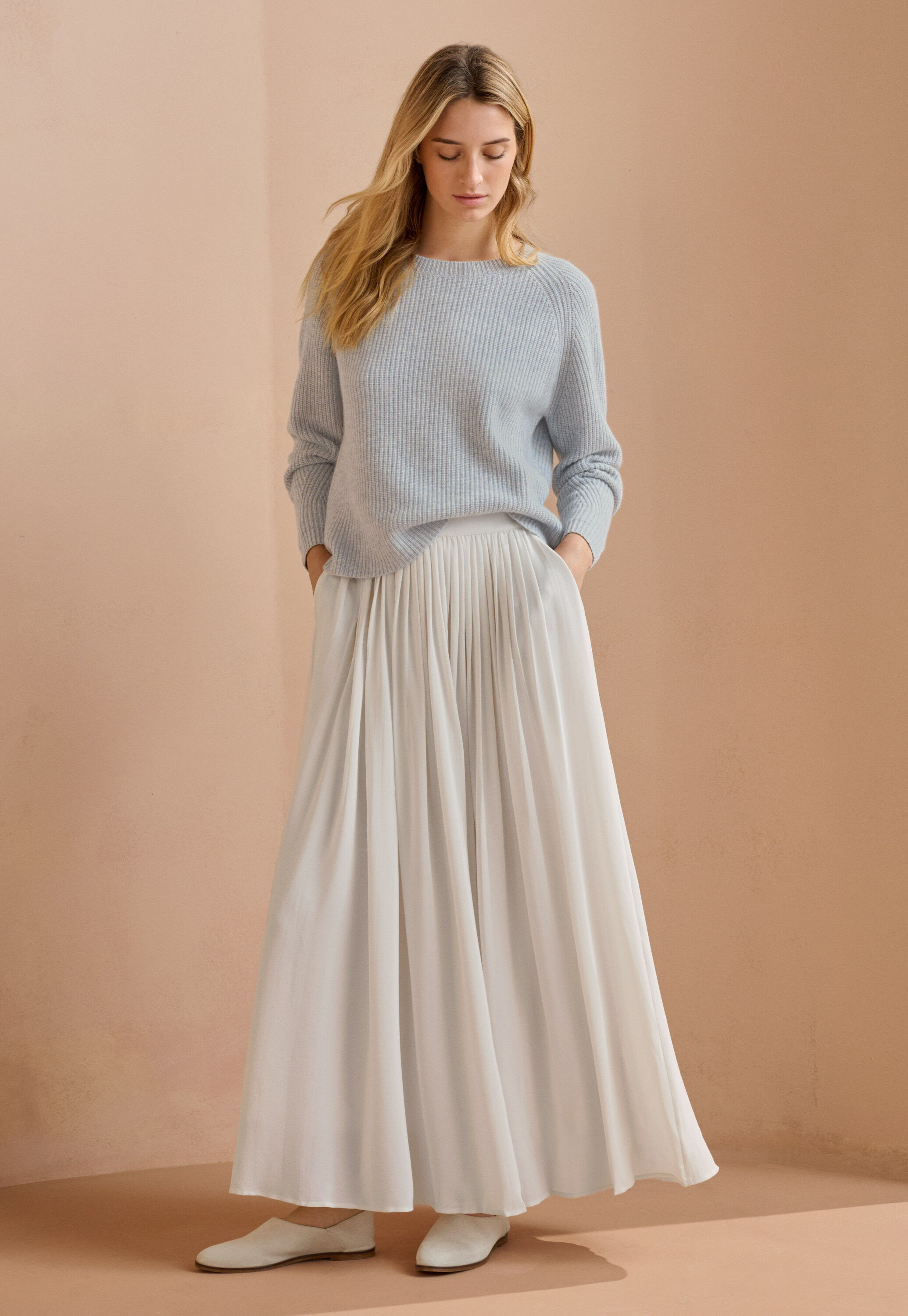 Long pleated skirt