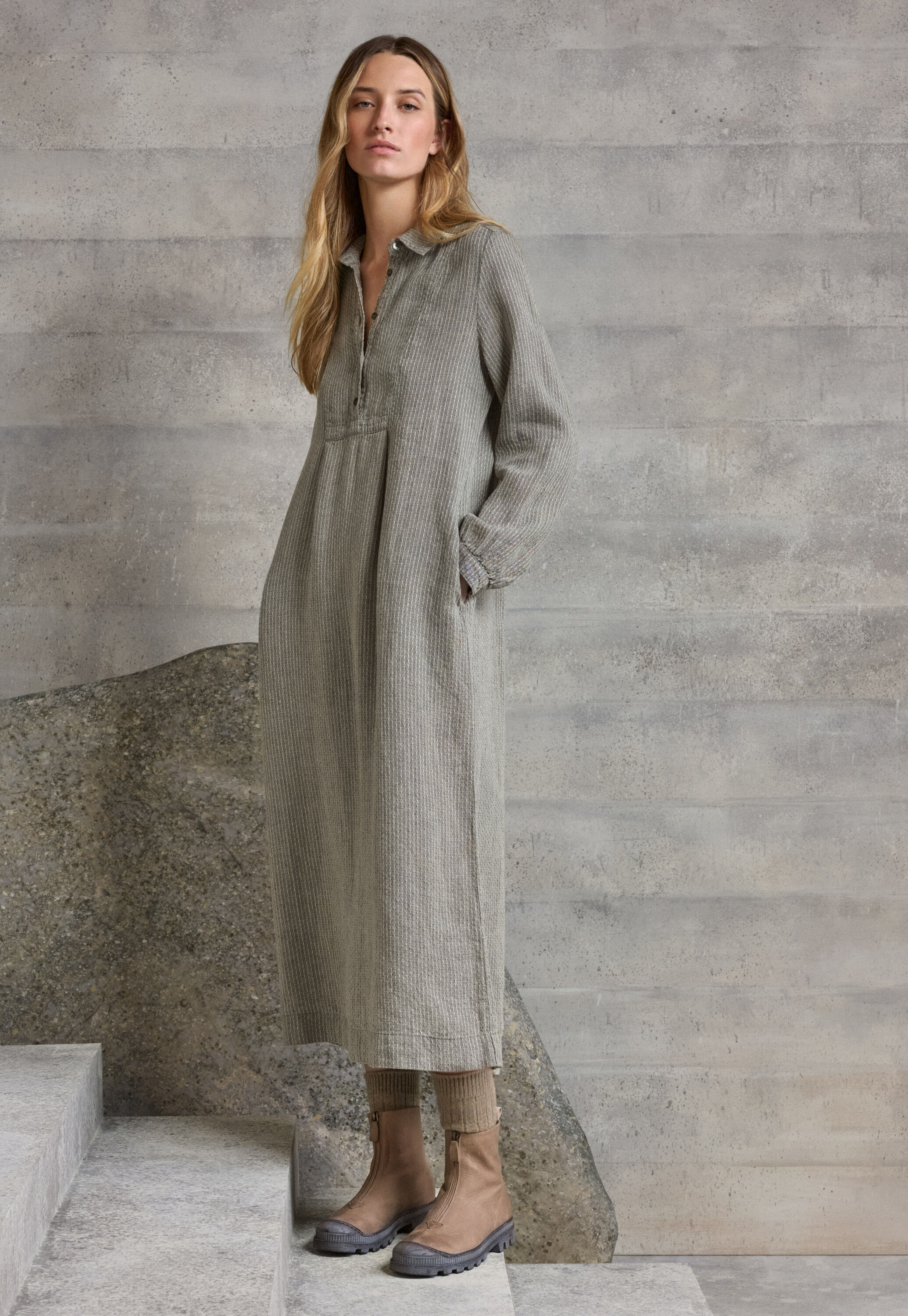 Bib-detail dress