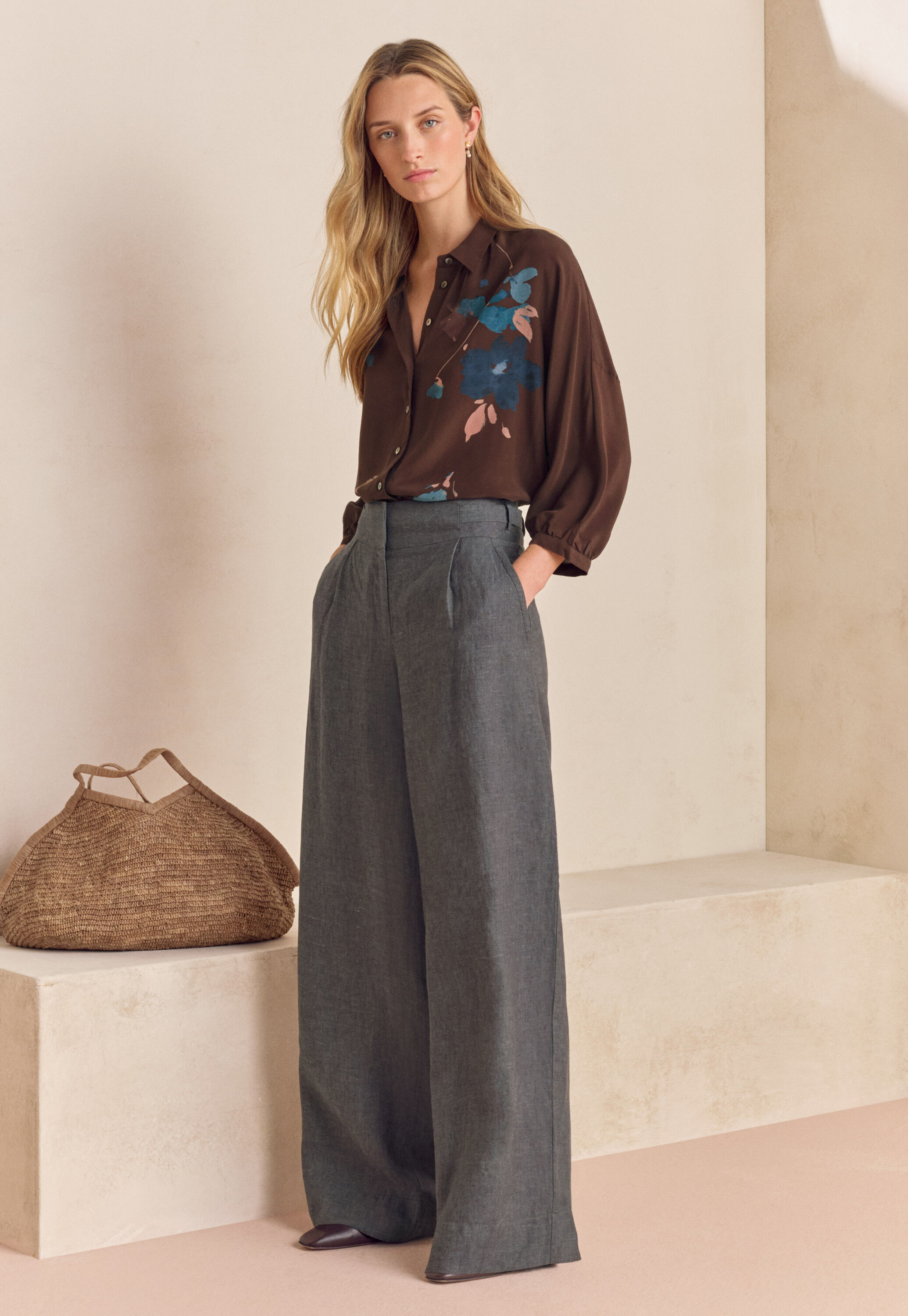 Wide-leg trousers