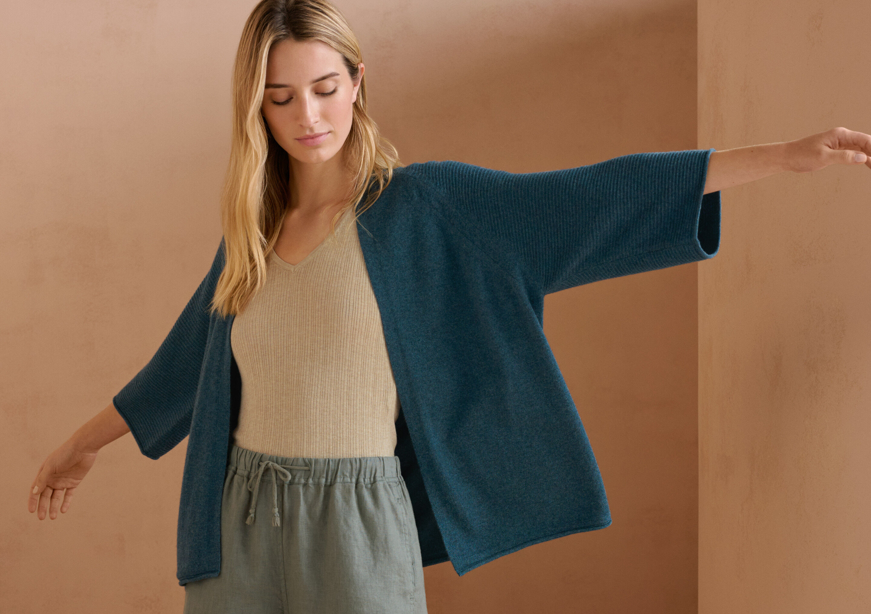 Knitted rib vest