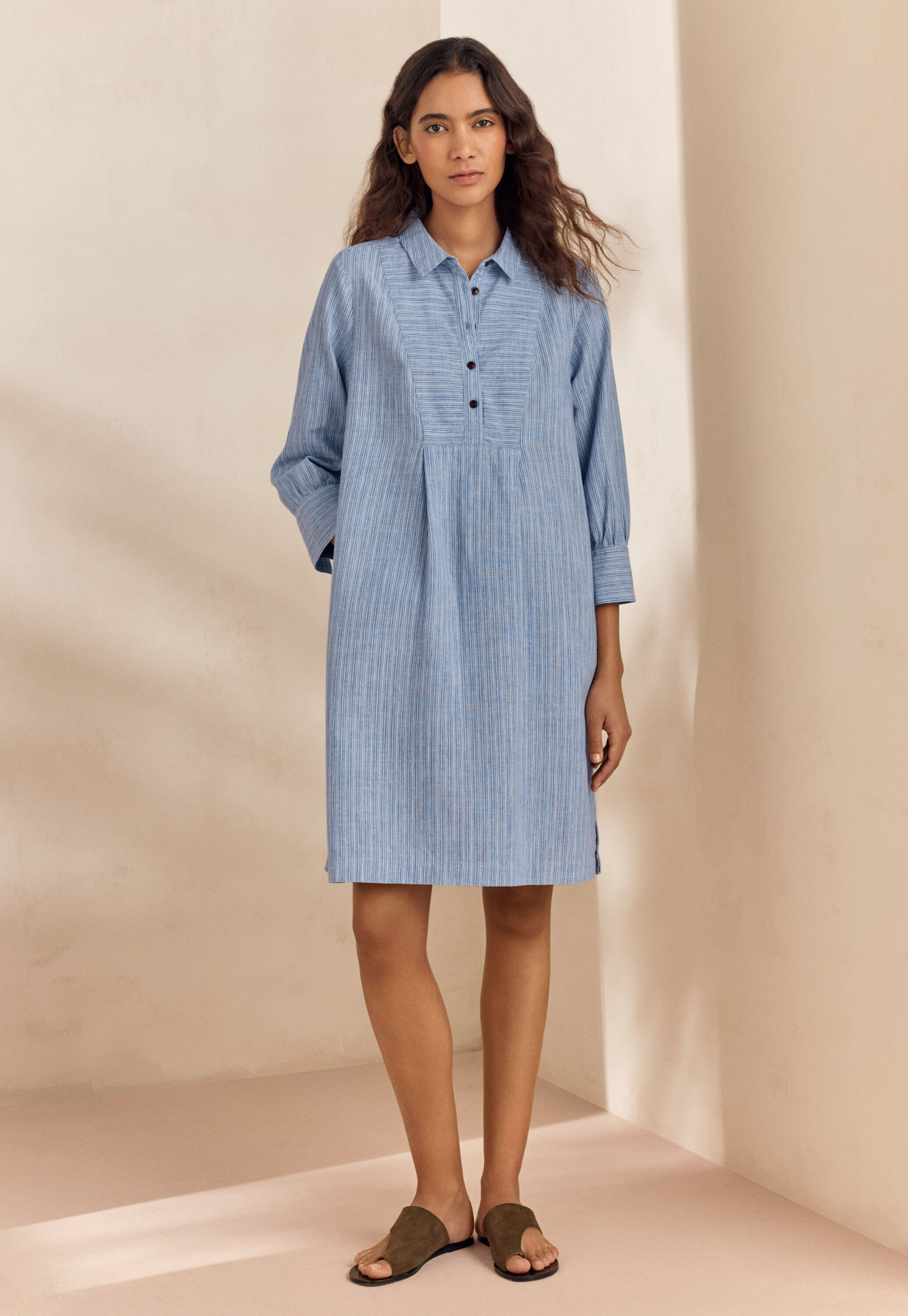 Bib-detail dress