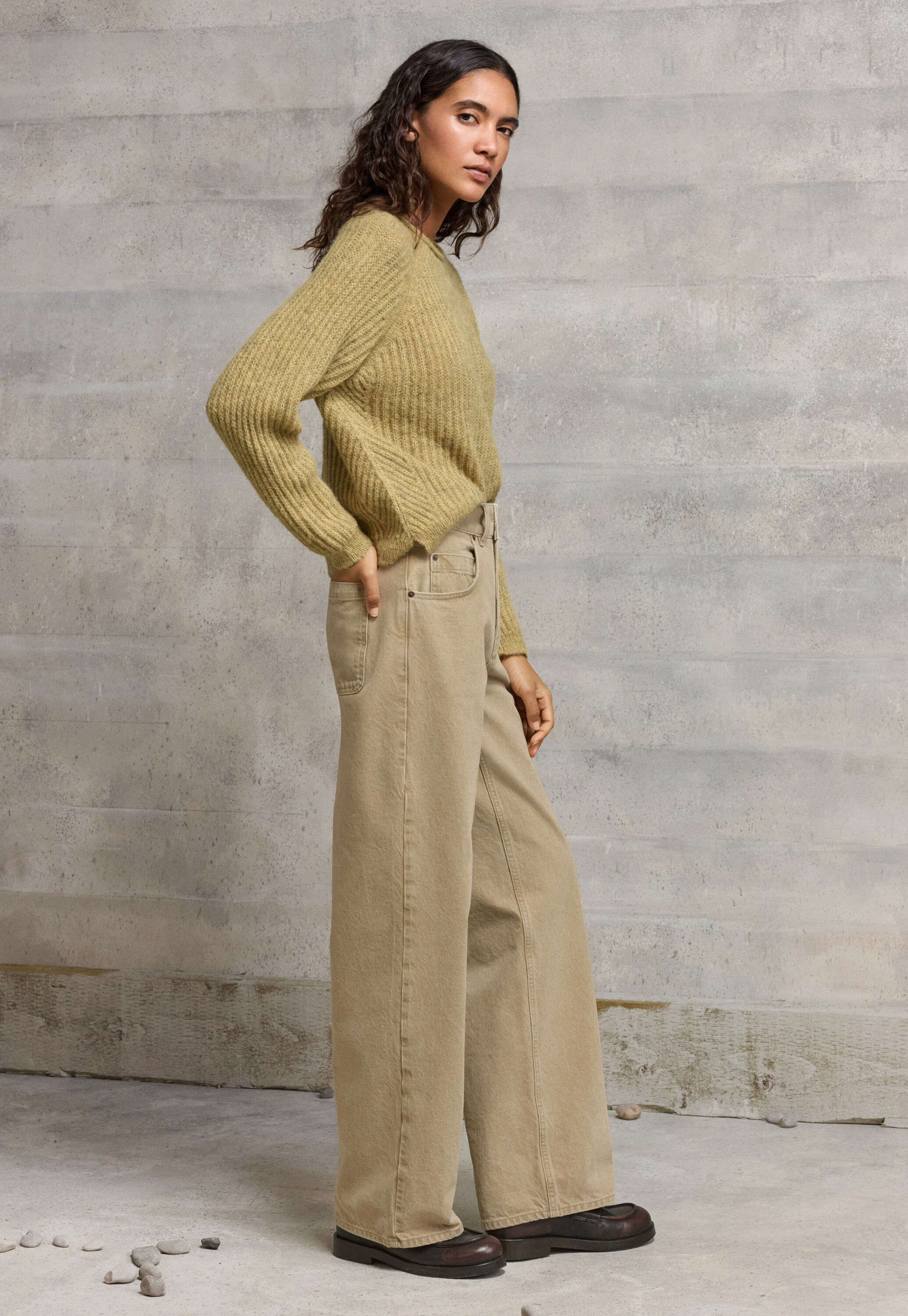 Straight-leg jeans