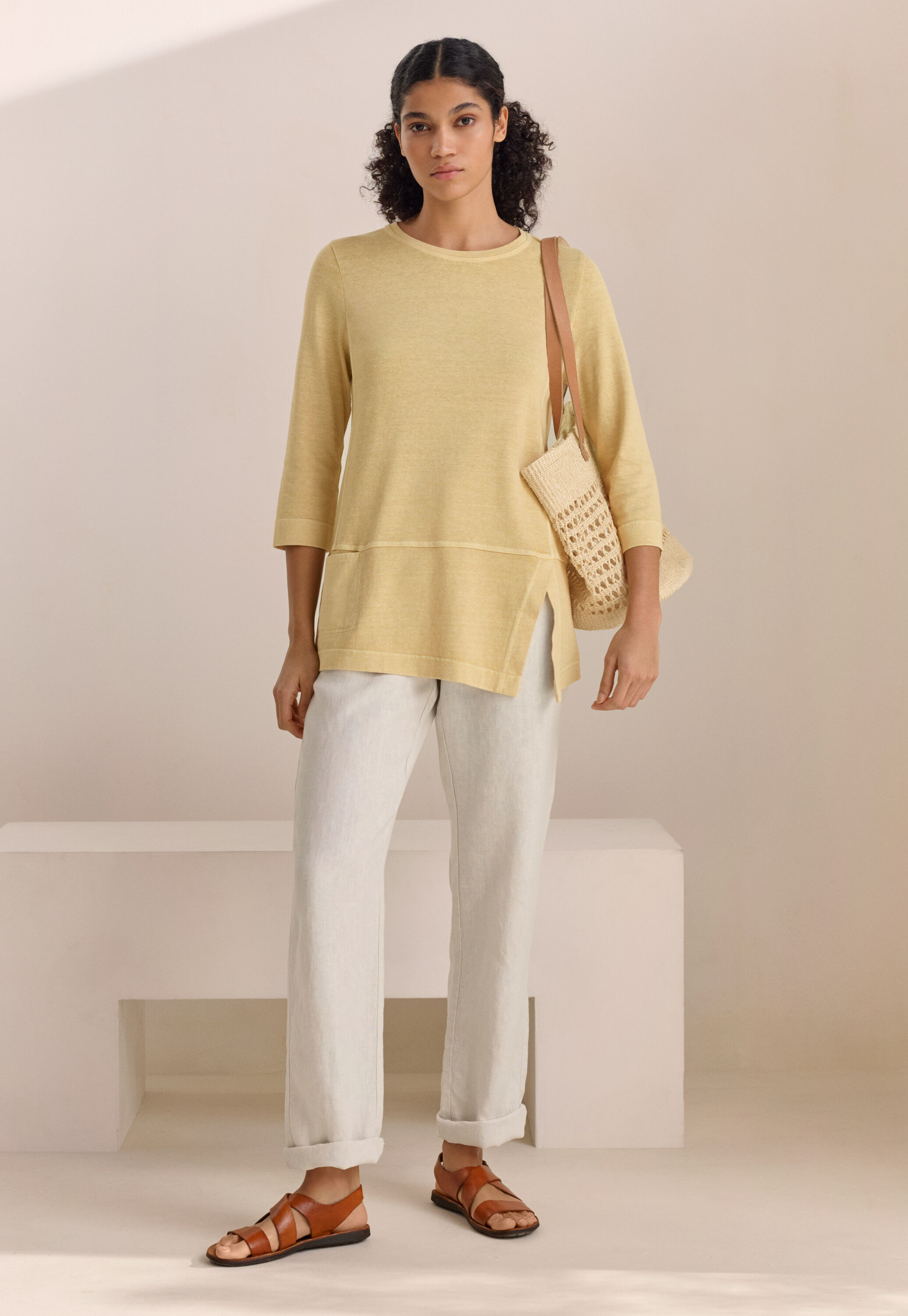 Shopper with leather handle