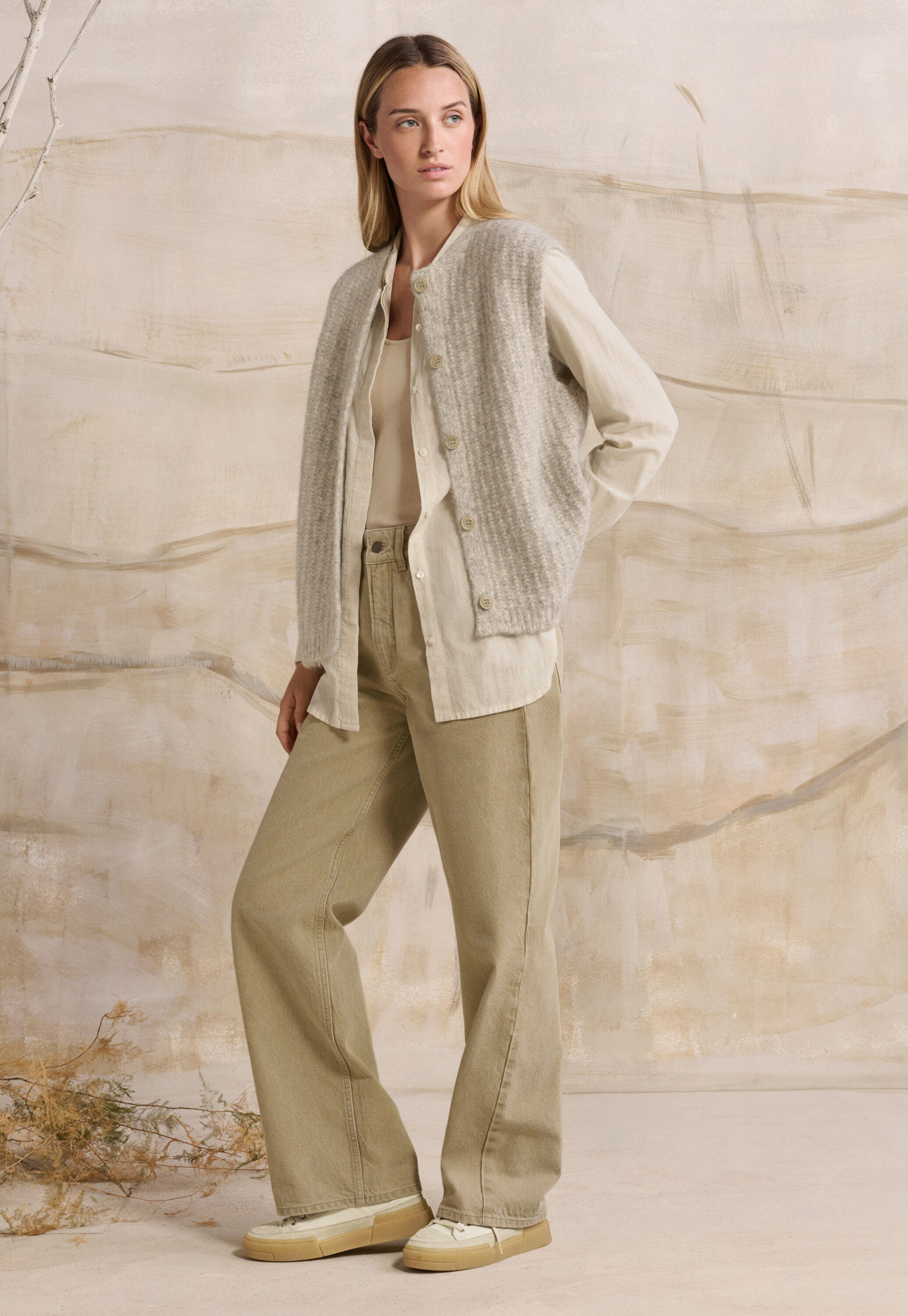 Straight-leg jeans
