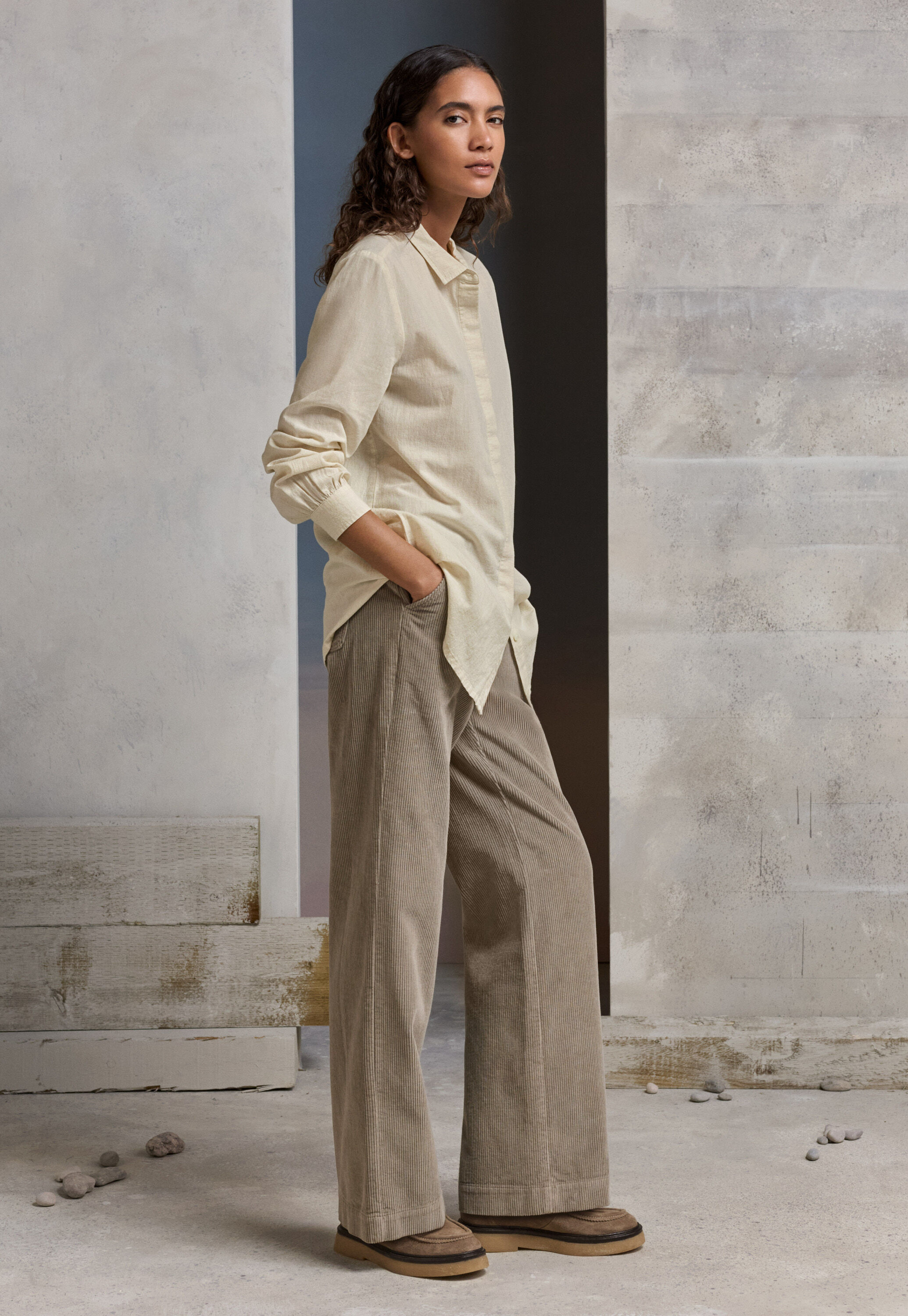 Curved hem shirt