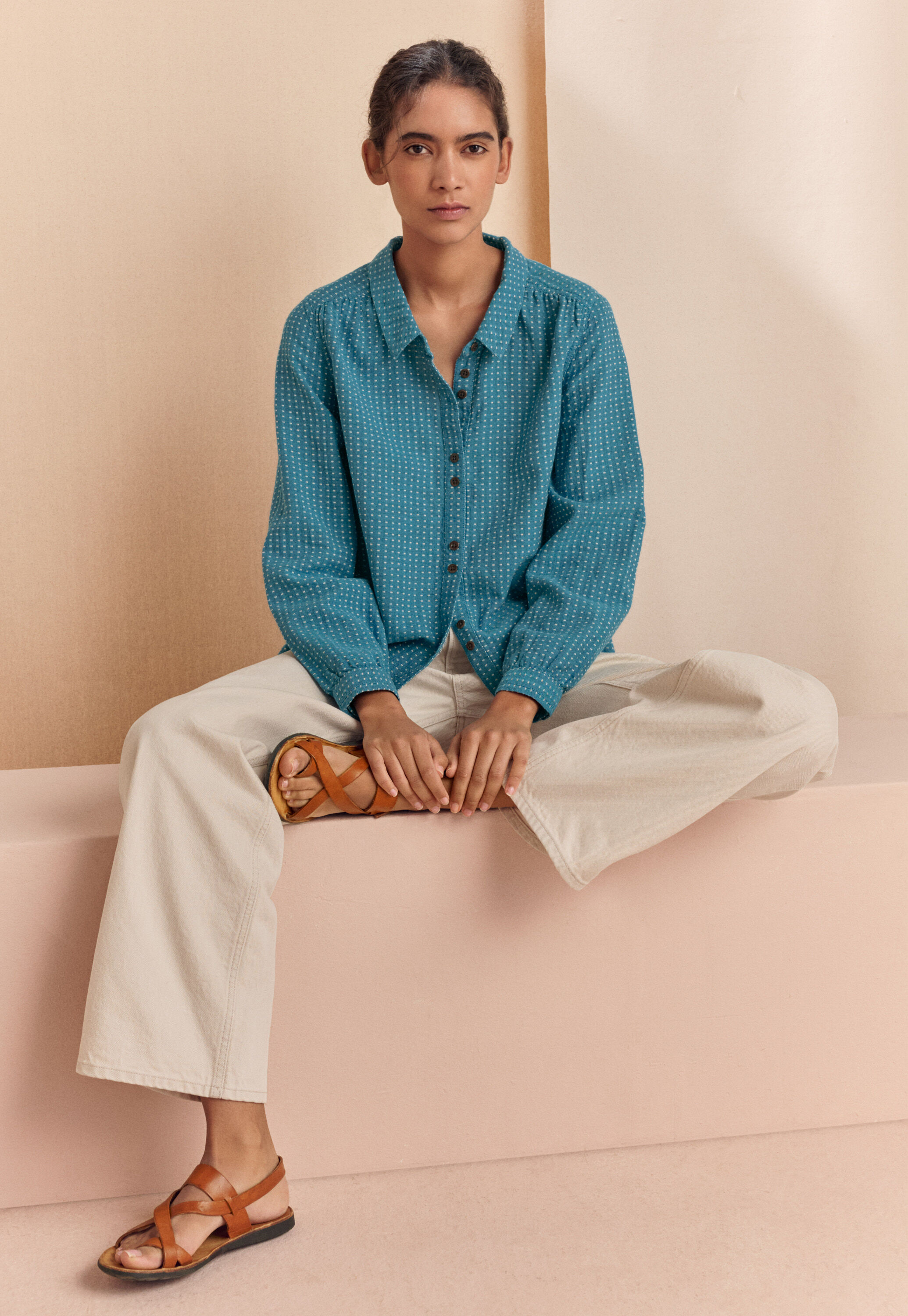 Straight-leg jeans