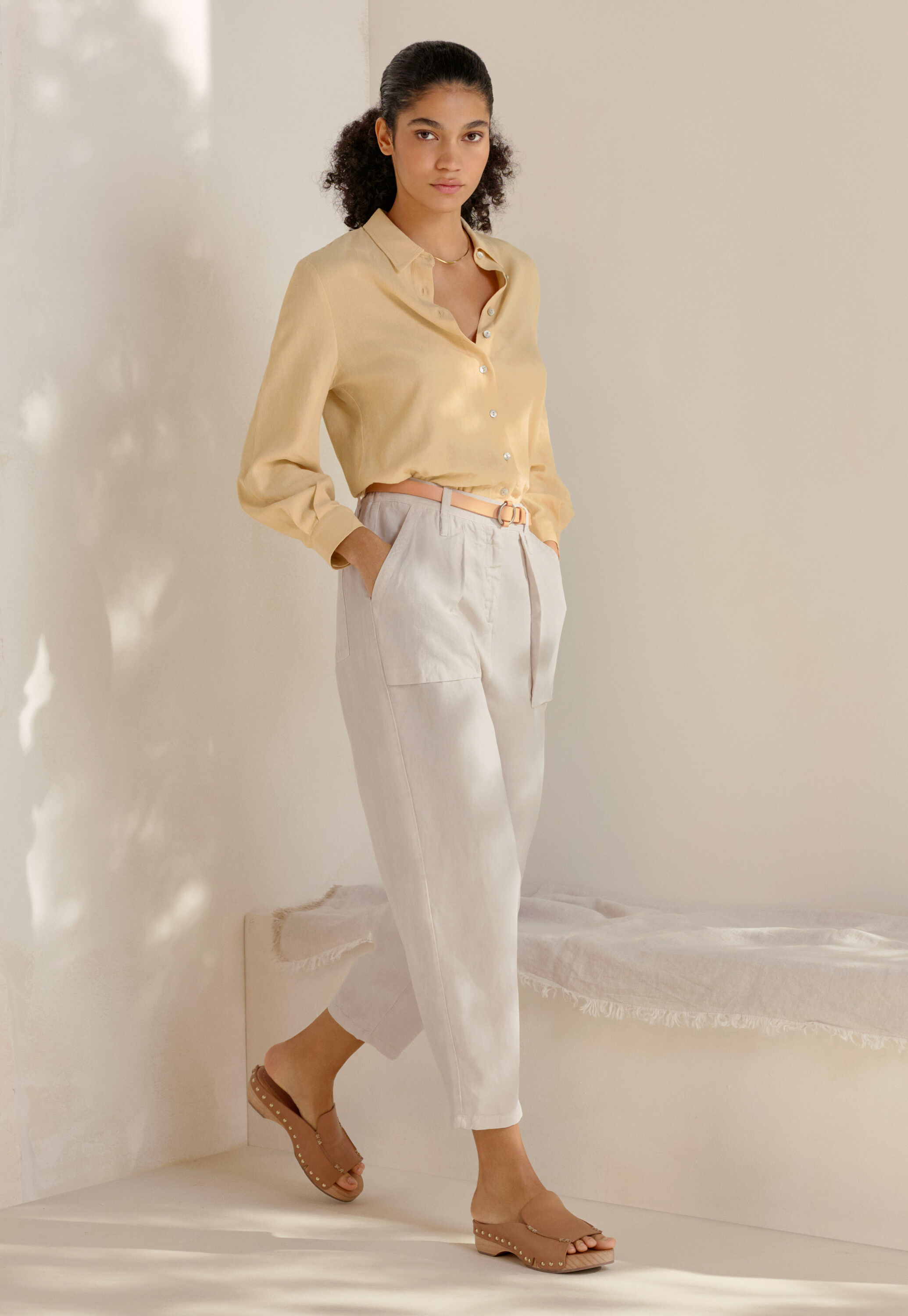 Tapered leg trousers