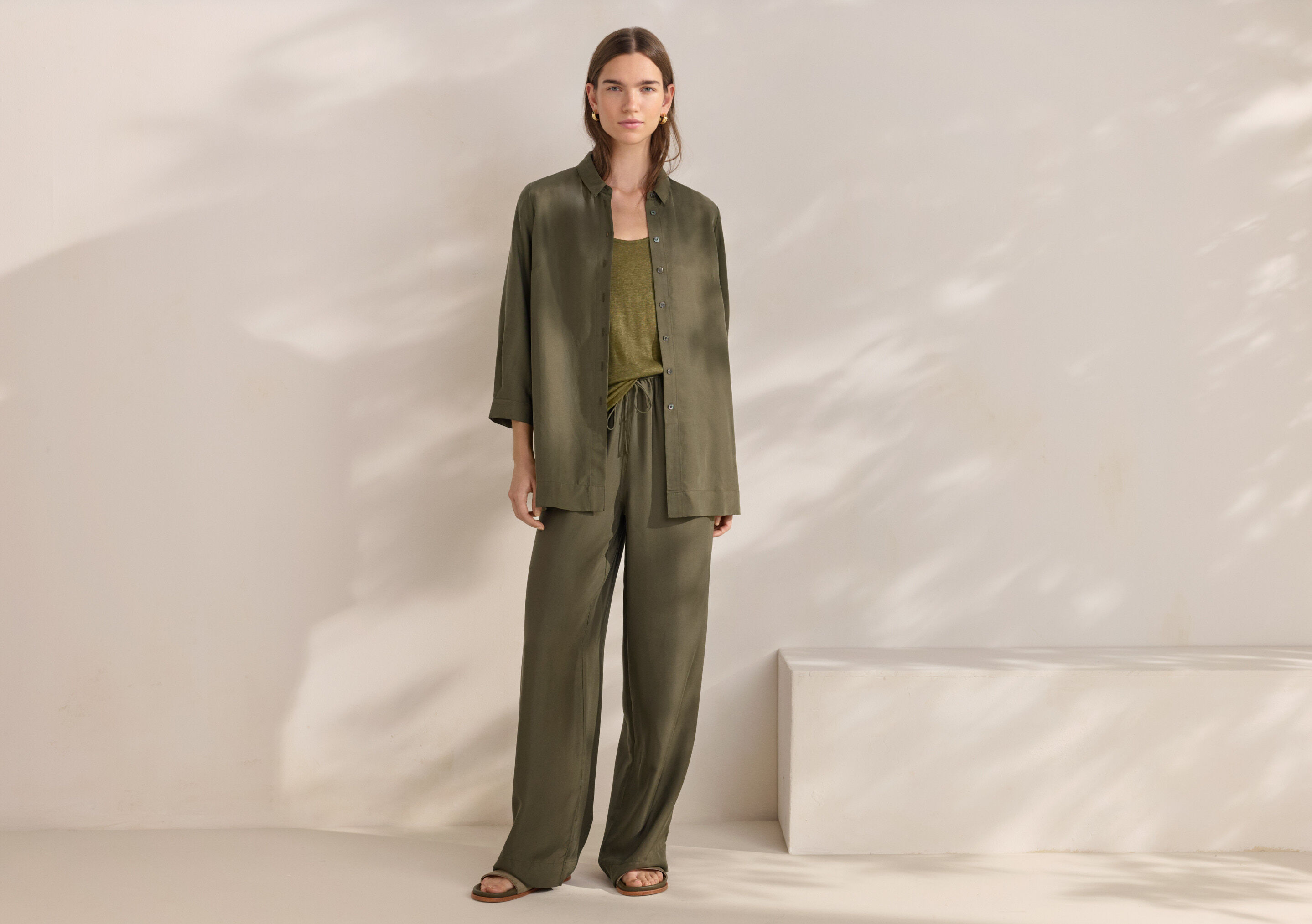 Wide-leg drawstring trousers