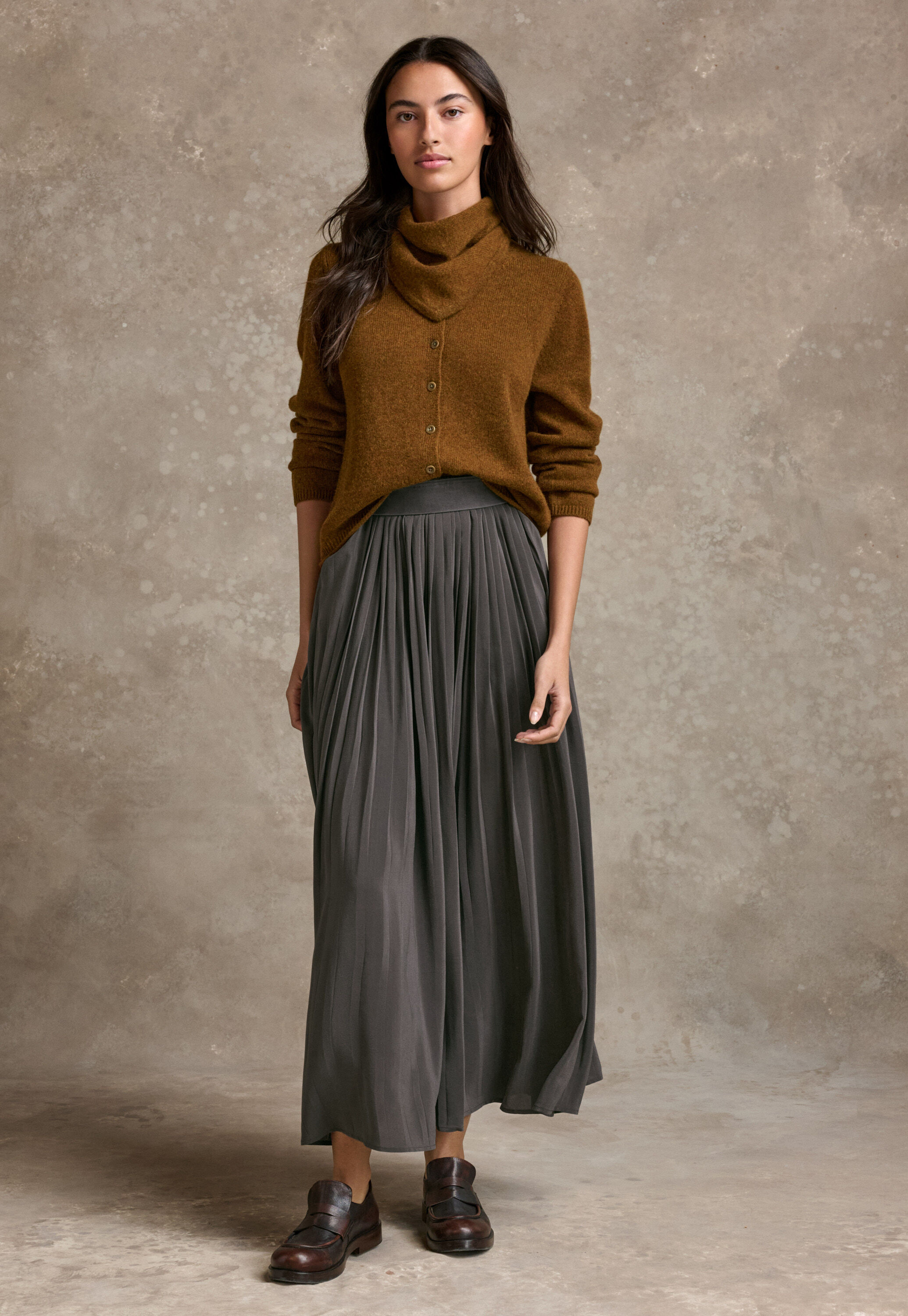 Long pleated skirt