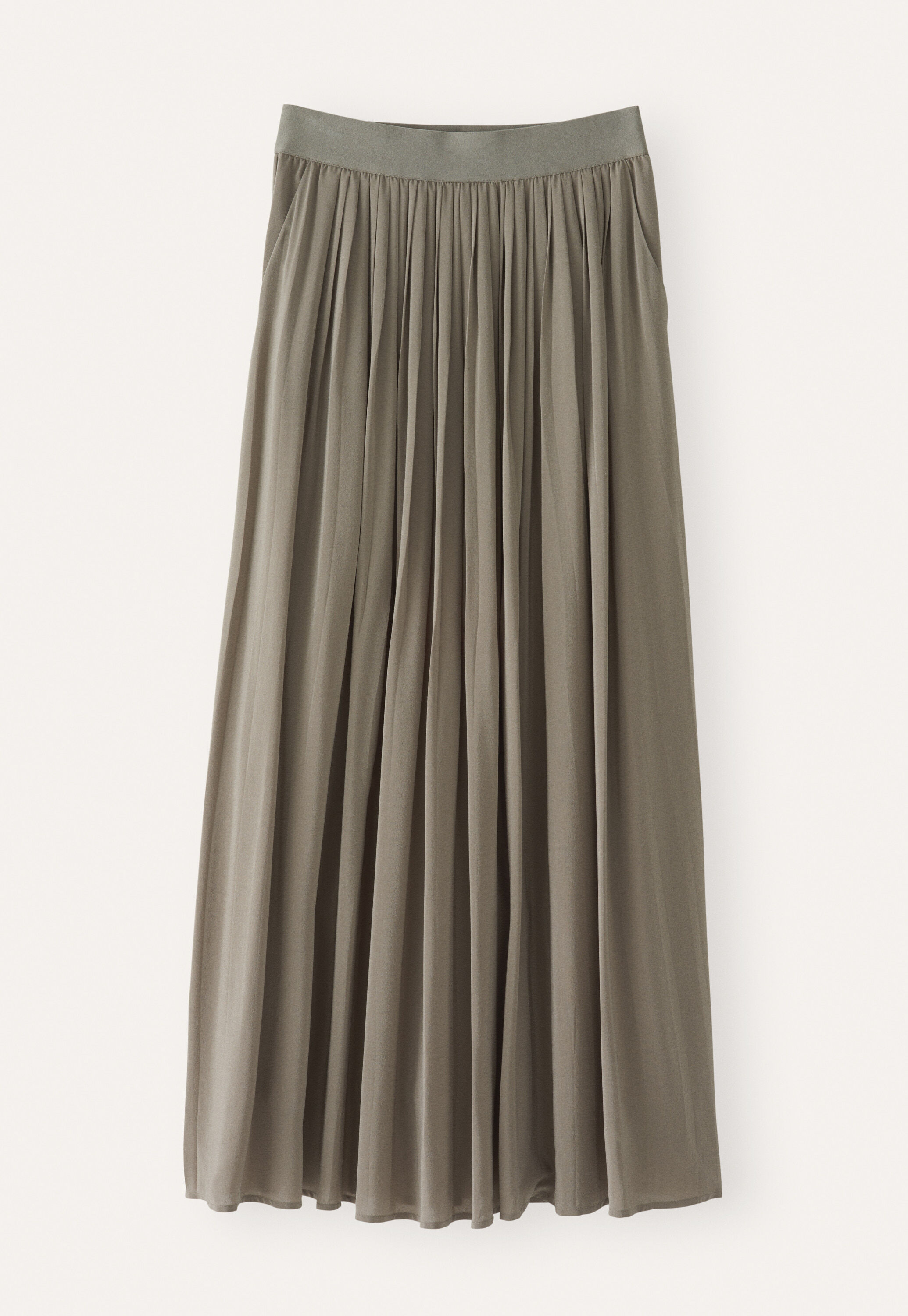 Long pleated skirt