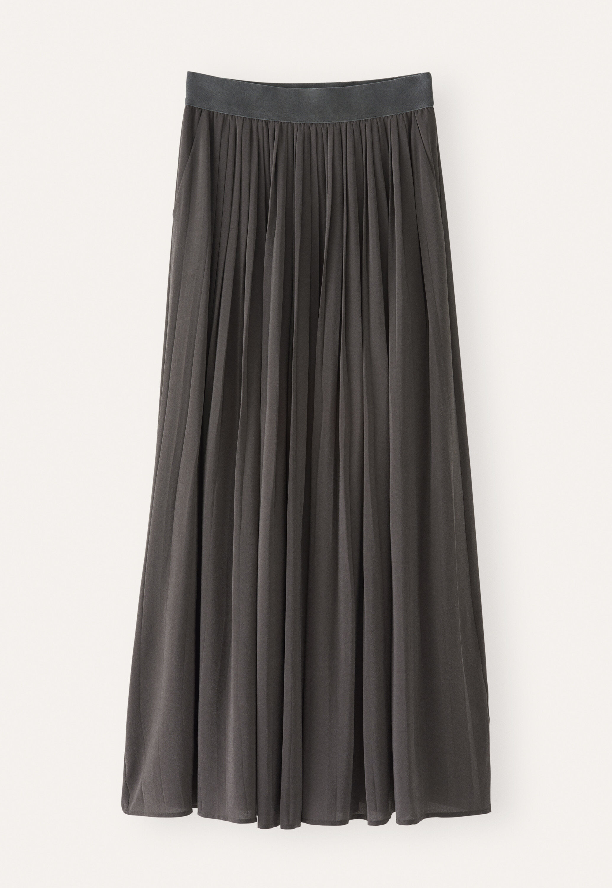 Long pleated skirt