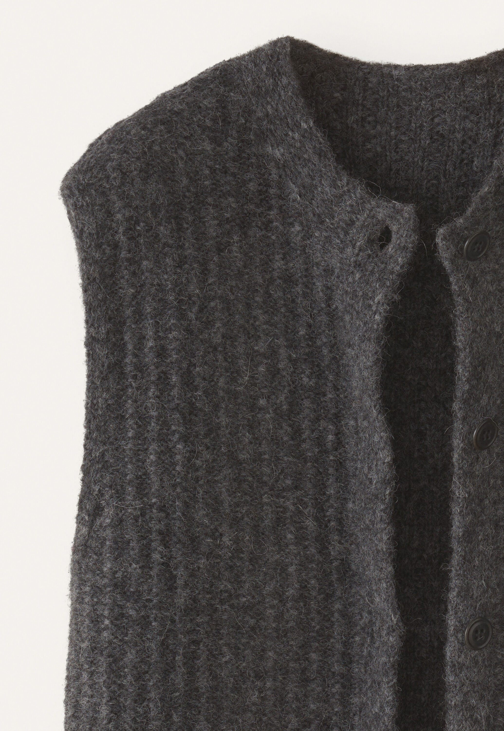 Sleeveless cardigan