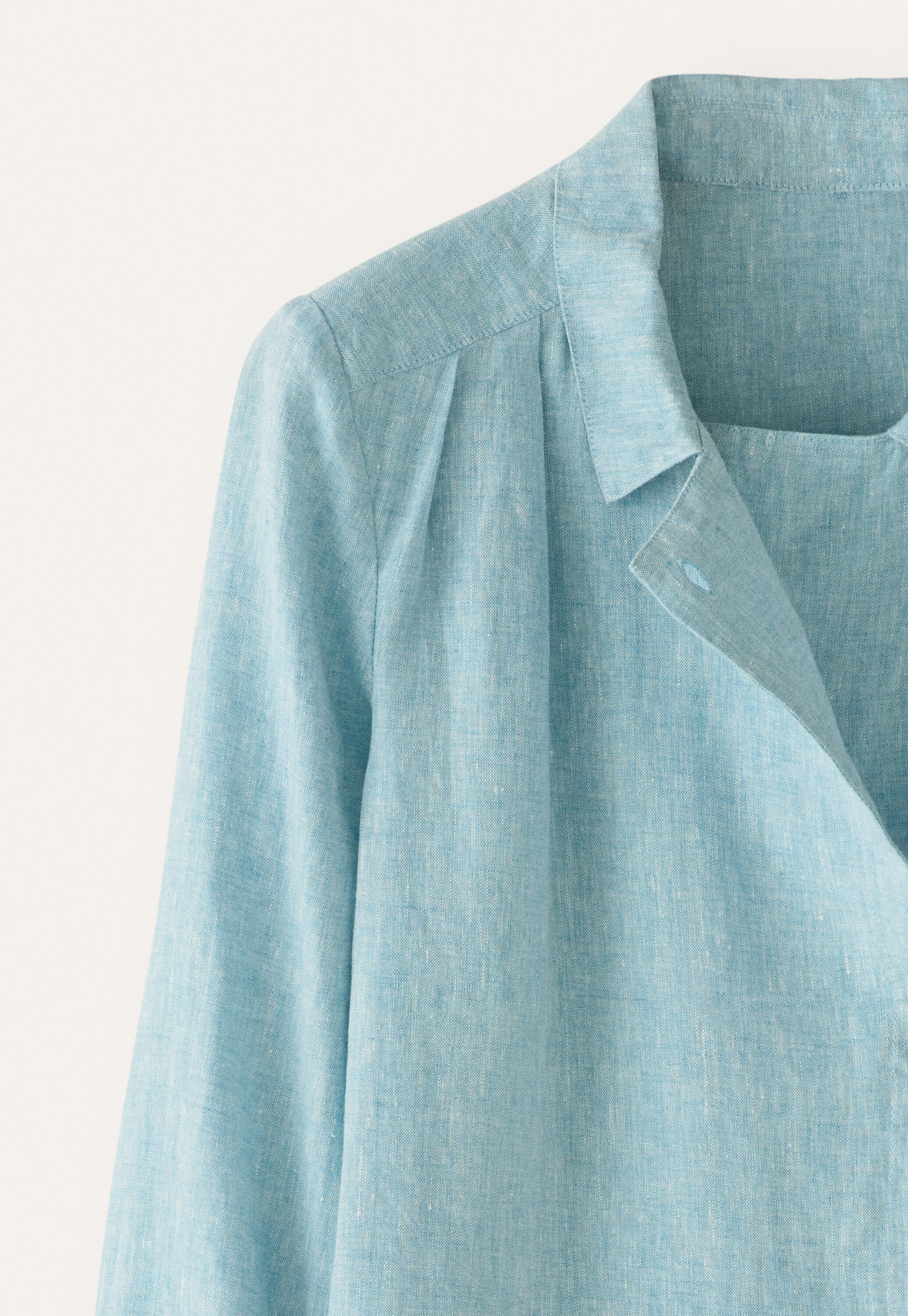 Collar and revere shirt