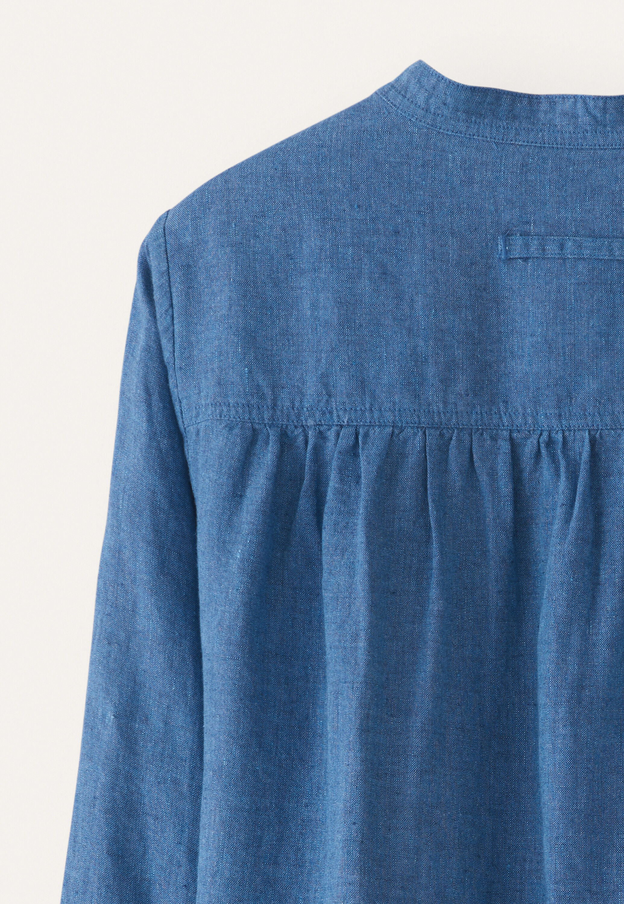 Long curved-hem shirt